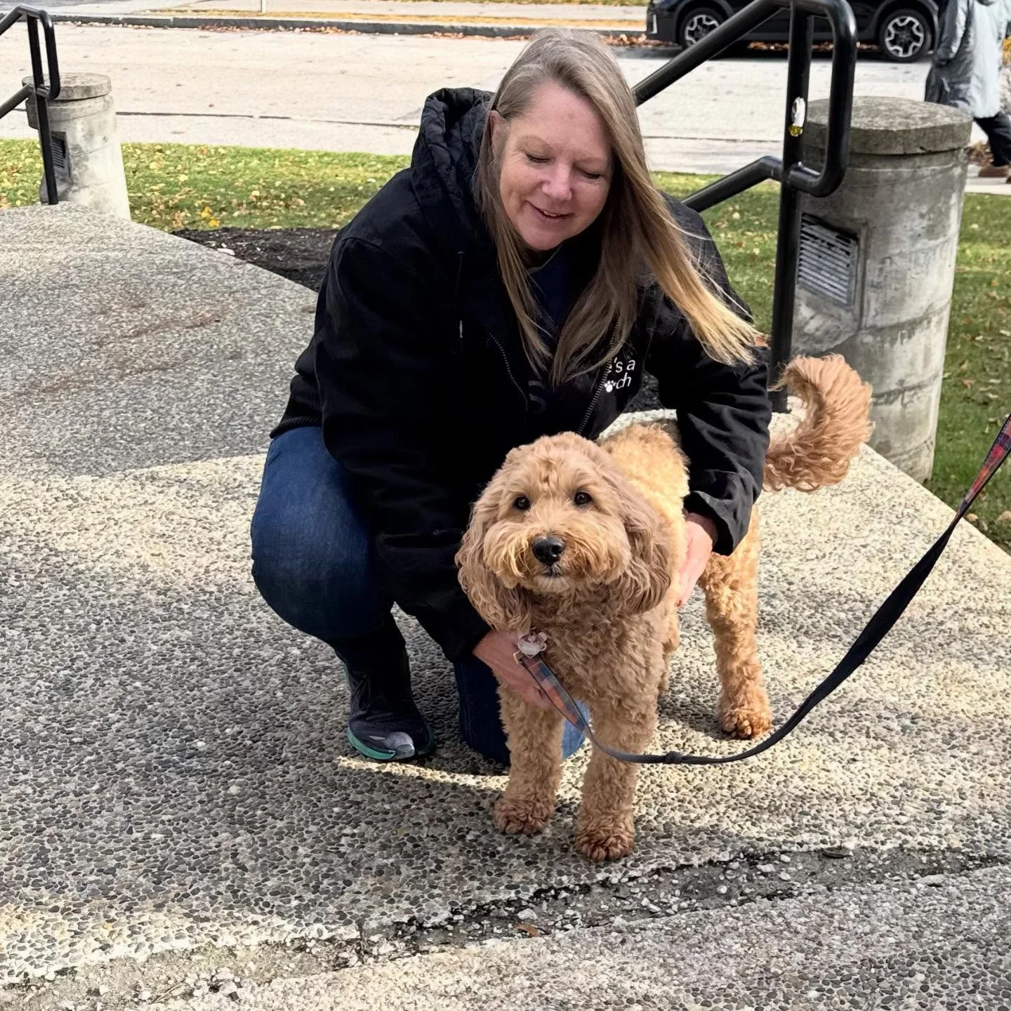 Big shout out to Beverly, Theo&rsquo;s amazing dog trainer, and Katelyn, owner,  @lifesapooch, who didn&rsquo;t hesitate to help out today with a very special Theo&rsquo;s Flowers event! We couldn&rsquo;t have done it without you! 🐾💕

Stay tuned to