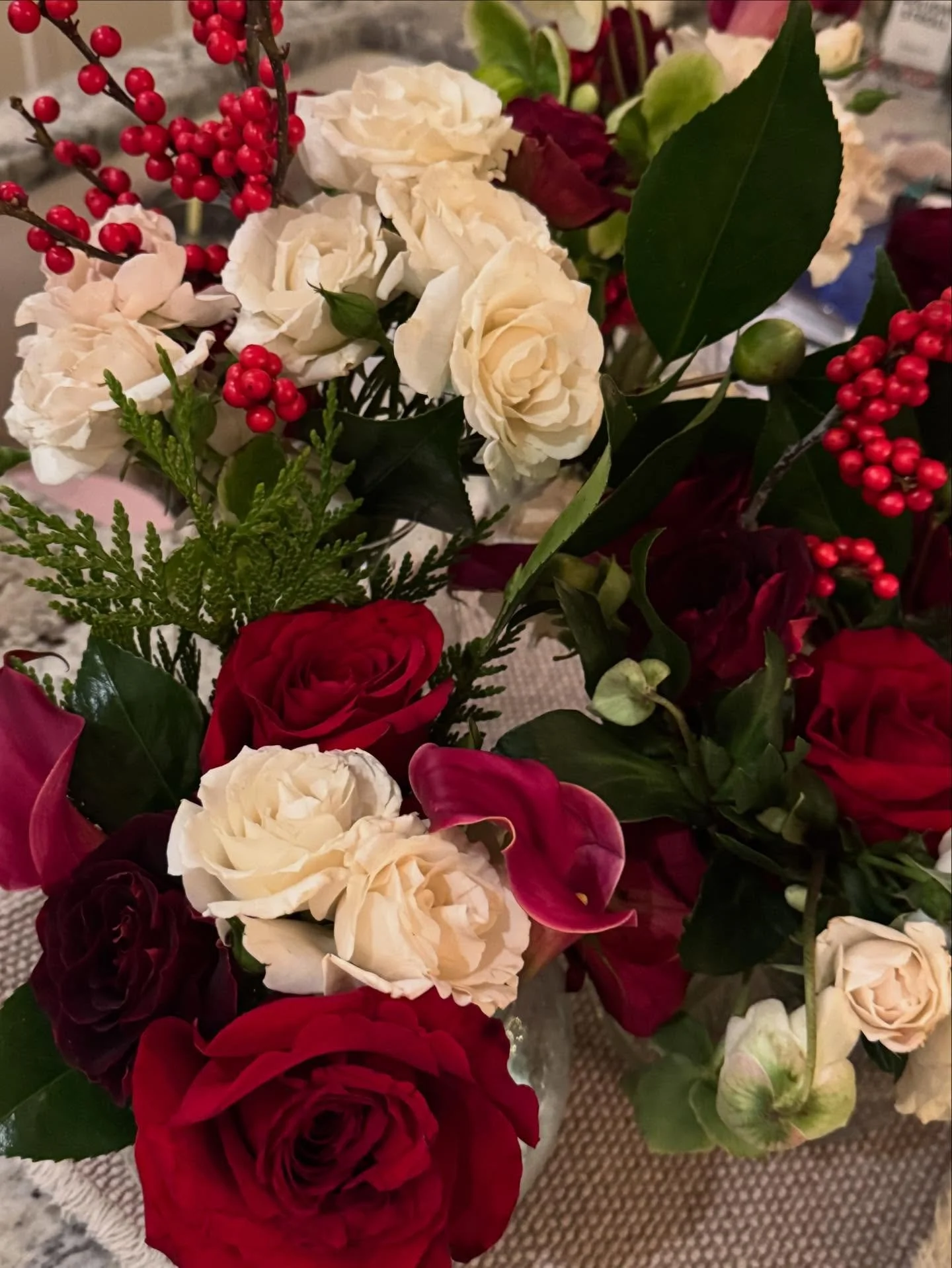 So very grateful to Eventide @robincjohn for donating these gorgeous red and white centerpieces designed by @blushandbloomfloraldesign for their holiday party @marriottlongwharf! 
 
These florals brought a whole bunch of joy to the residents at The R