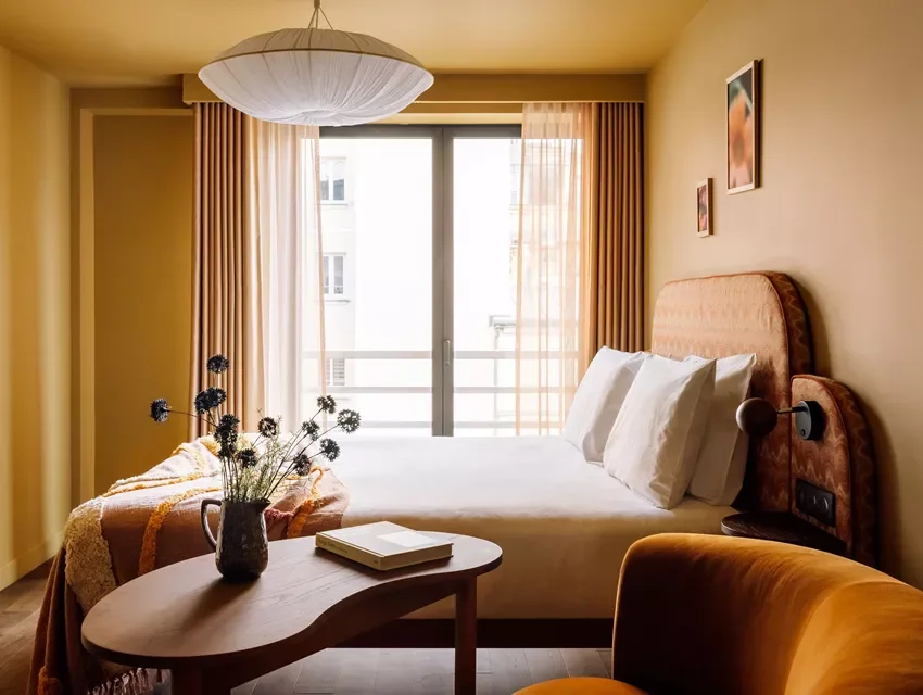 lockeparisfn0189.webp