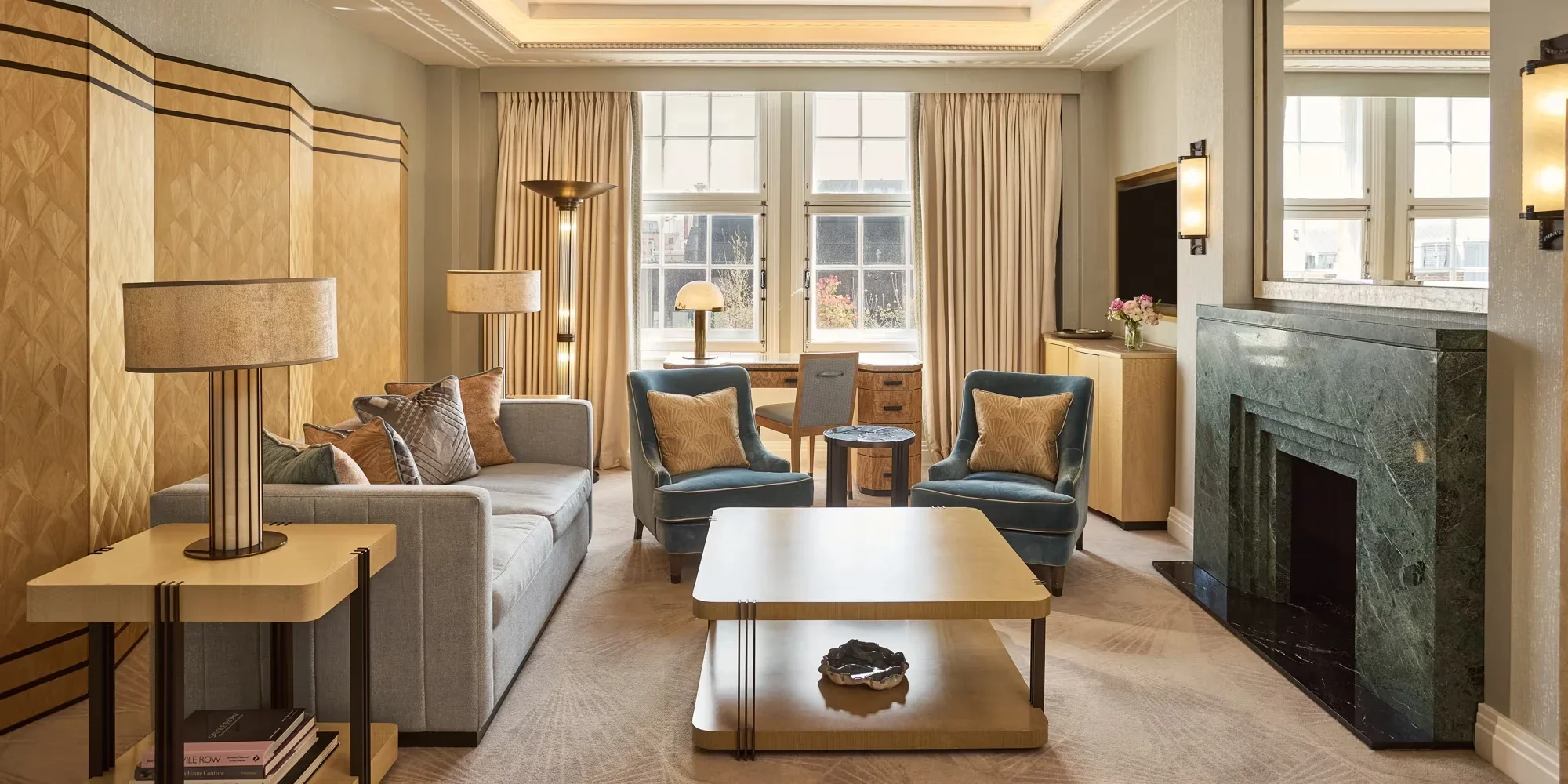 CLA-TWO-BEDROOM-CLARIDGES-SUITE-430-428-02.webp