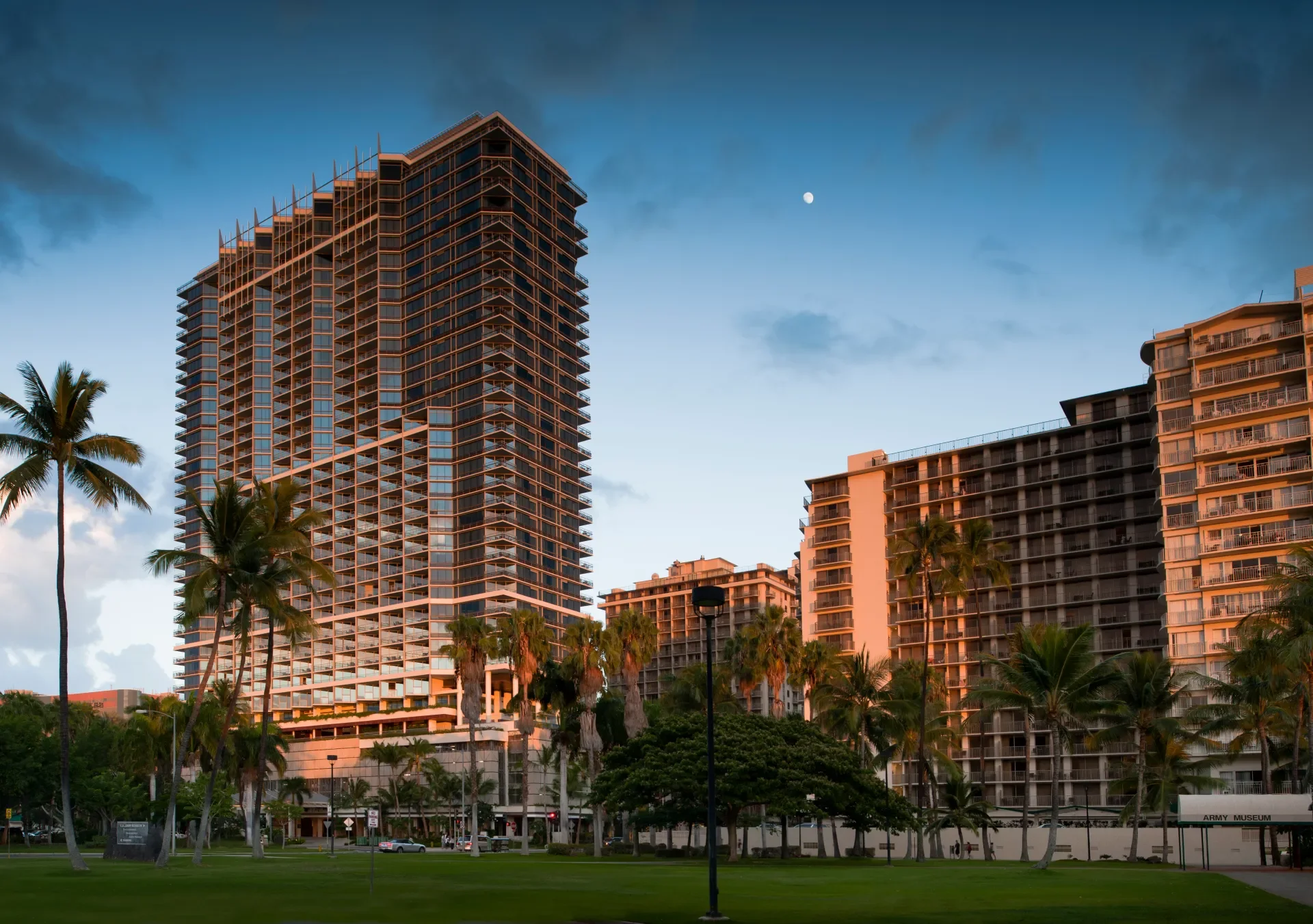 Ka-Lai-Waikiki-Beach-LXR-Hotels-Resorts-Signature-Exterior-Photo.webp