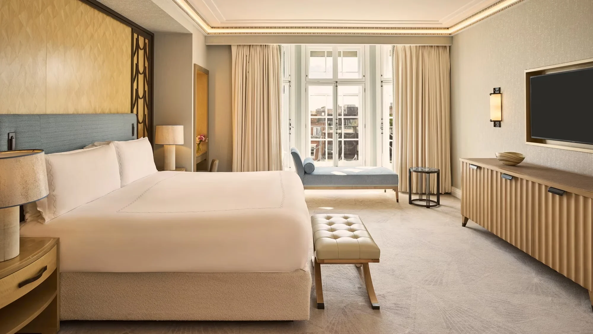 CLA-TWO-BEDROOM-CLARIDGES-SUITE-430-428-01.webp