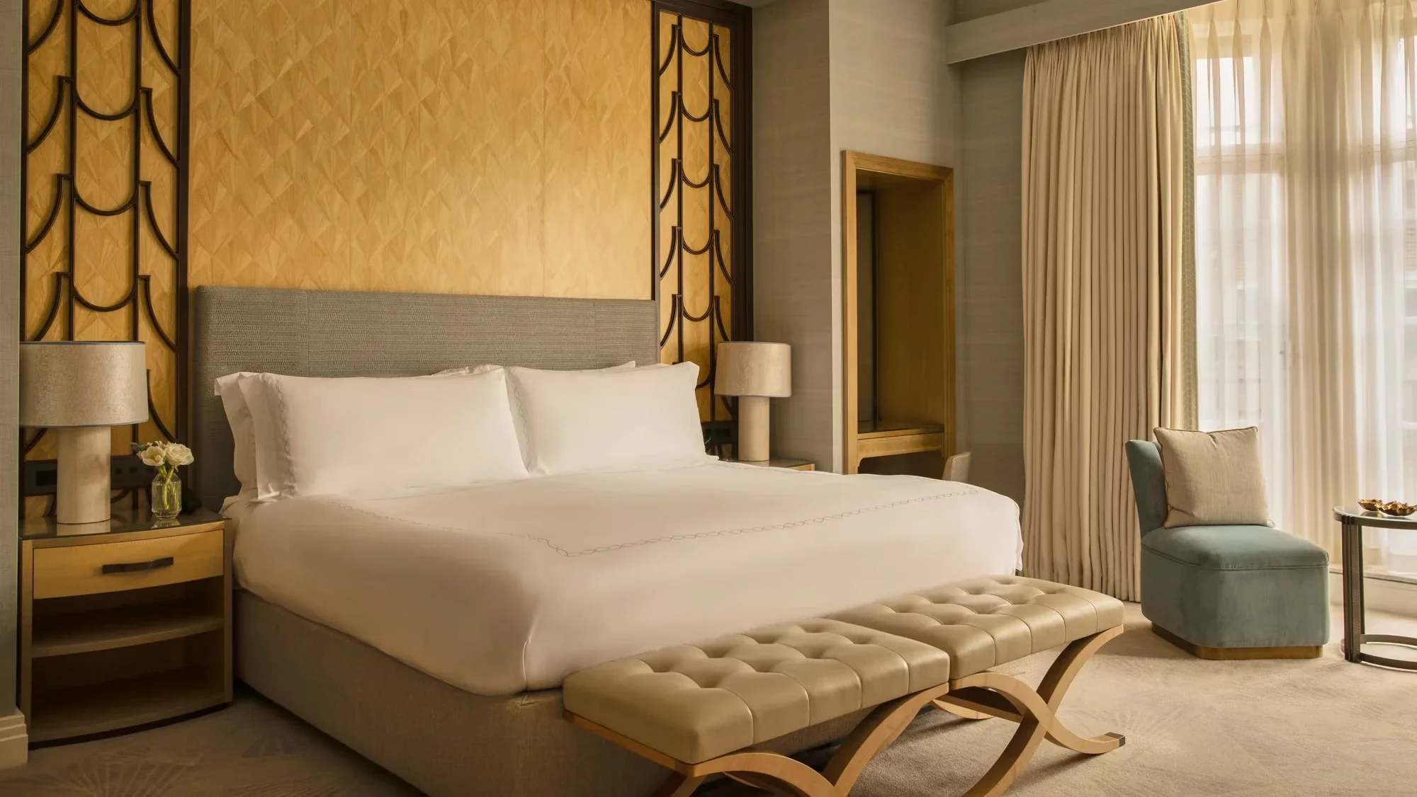 CLA-TWO-BEDROOM-CLARIDGES-SUITE-330-328-03.webp