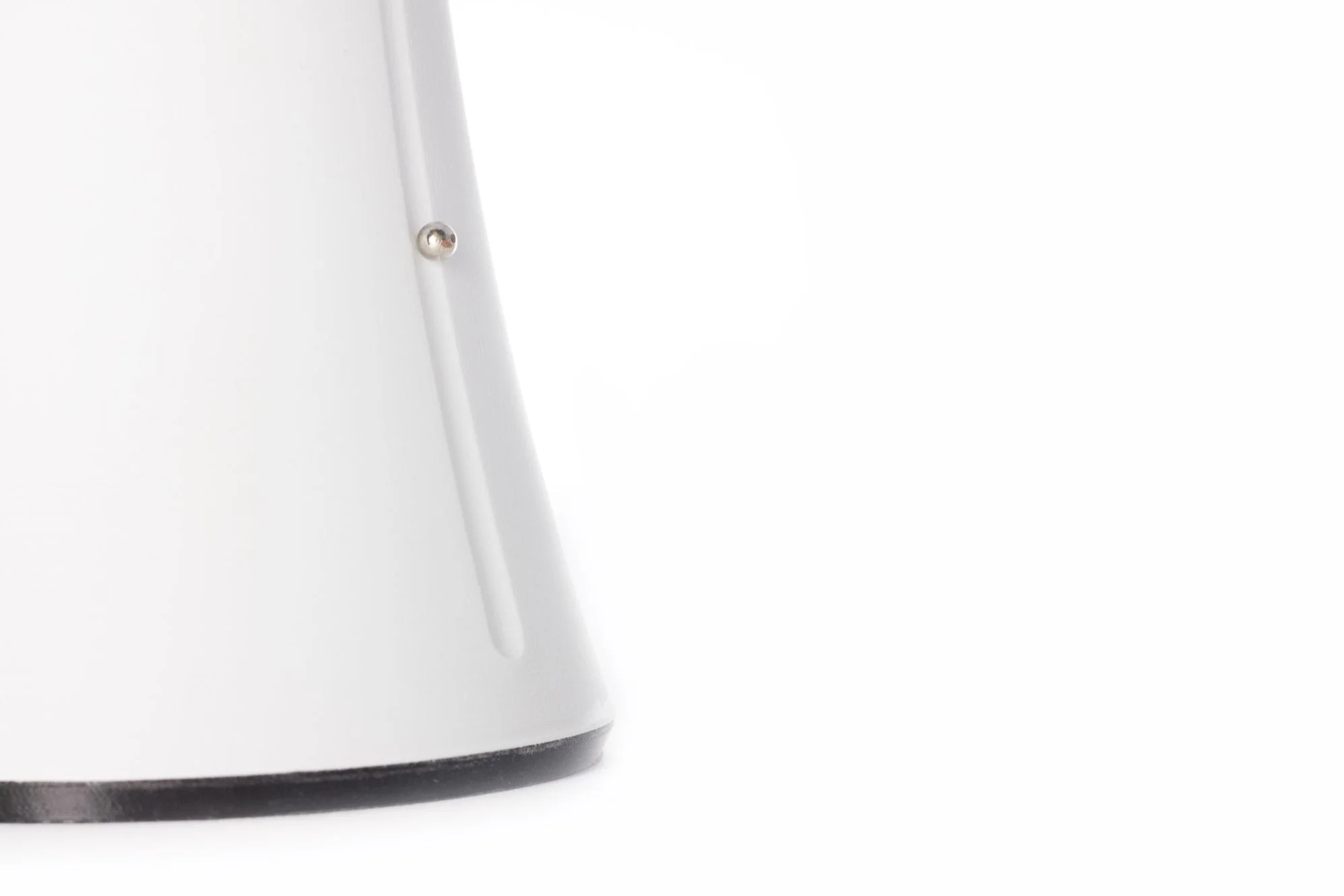 This version had a magnet ball tracking the water level inside the tank. Problematic, since the magnet was easy to loose and wasn't child safe.