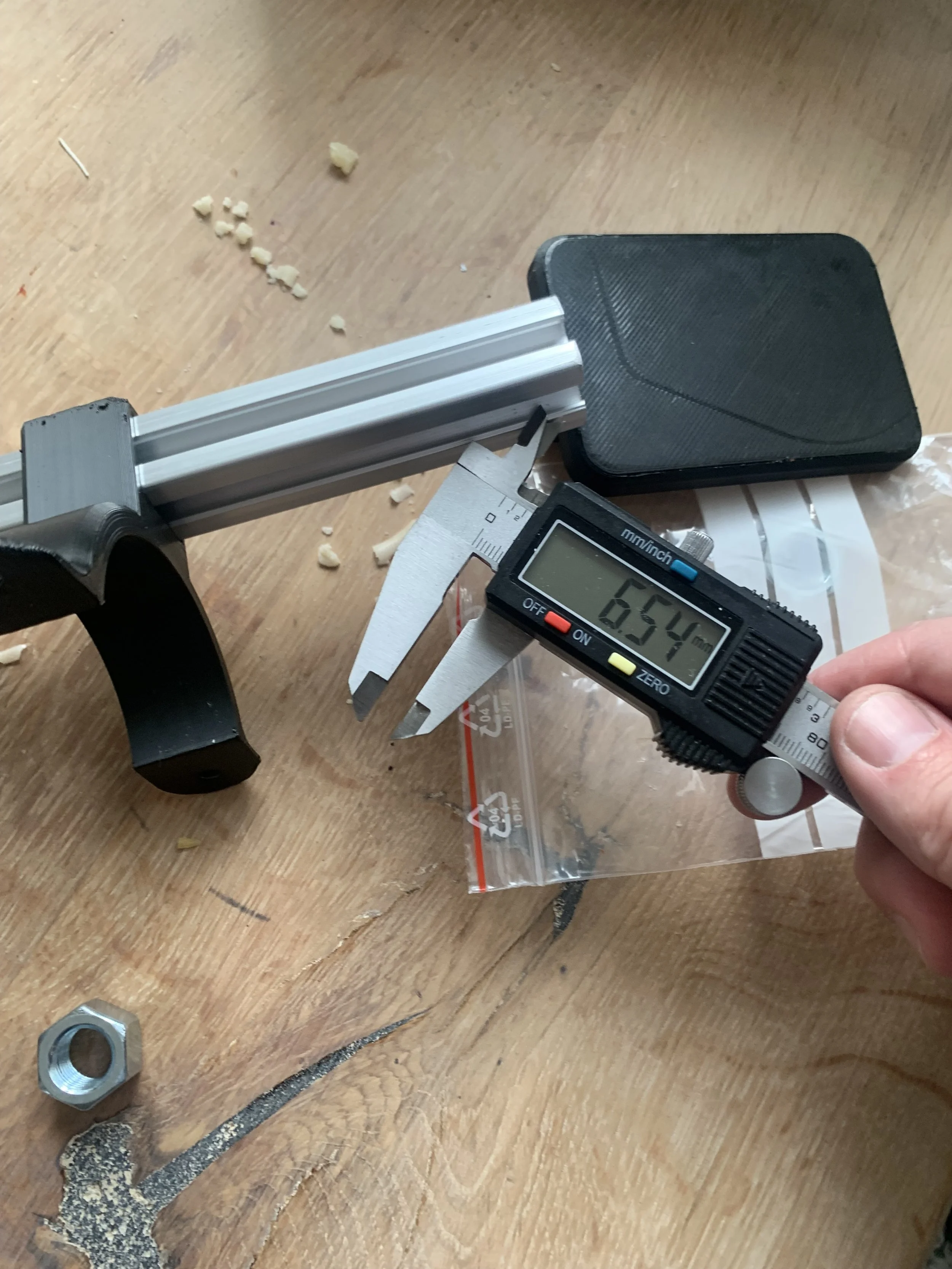 Early prototypes relied on aluminum extrusions to increase stiffness of the 3d-prints