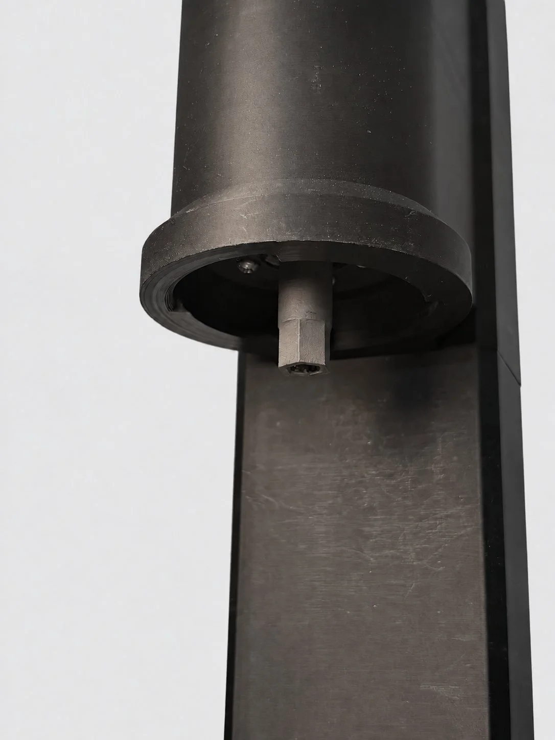 Adapter for connecting the motor's d-shaft to the grinder, 3D-printed in steel