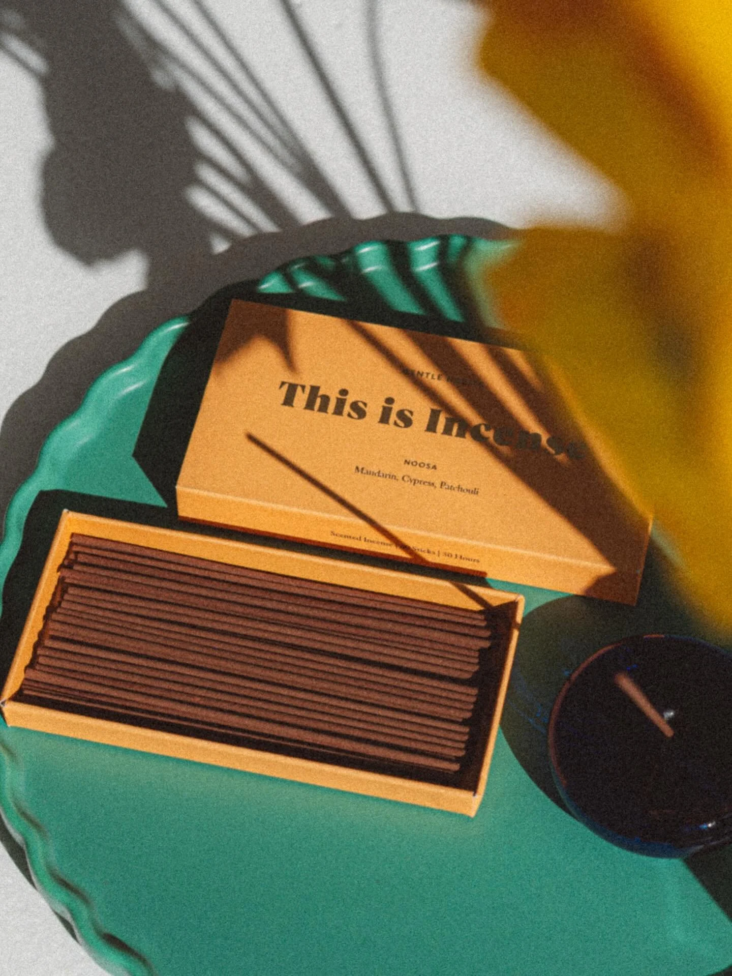 A sun-drenched fragrance for summer lovers.

Sun-warmed sand. Dappled light filtering through lush, green palms. Fruit-laden boughs and tropical flora. Masterfully blended and beautifully balanced; extract the scent of our Noosa incense and it smells