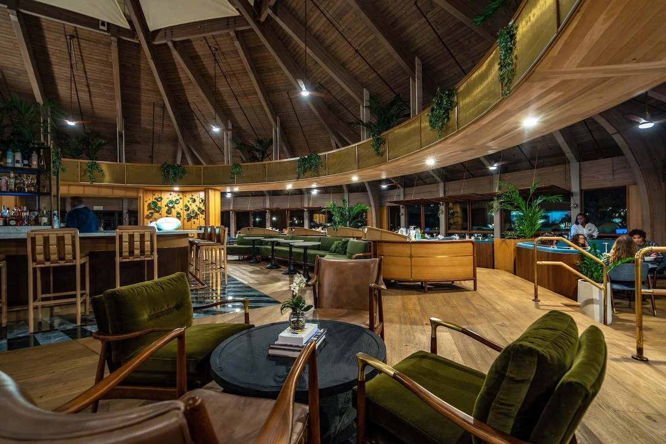 The bar and seating lounge area at the Cliff House restaurant