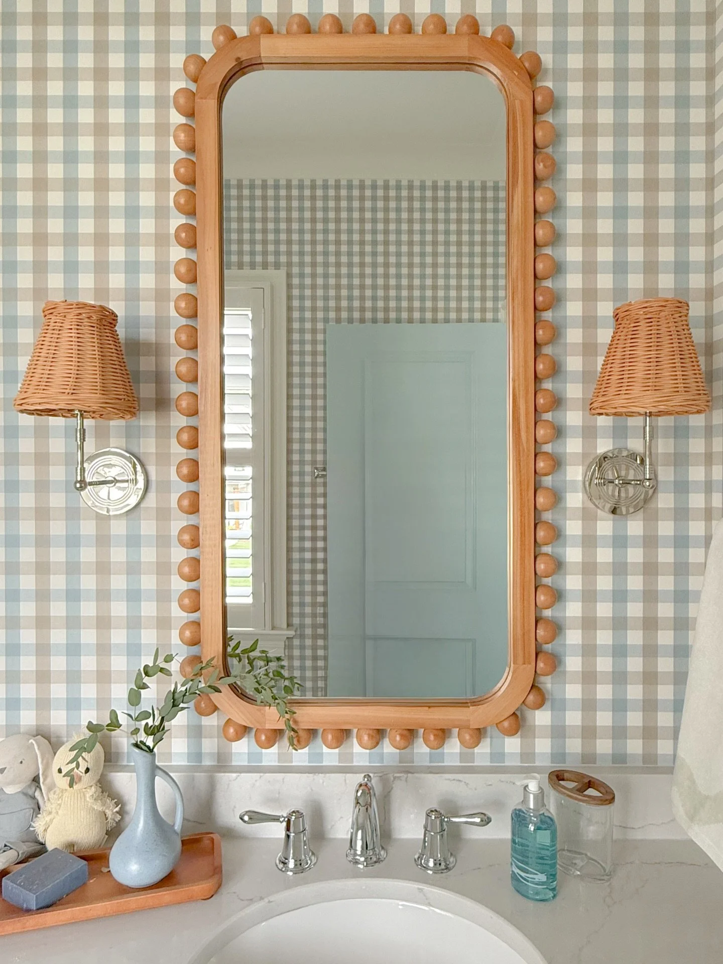 Here&rsquo;s some non-holiday content for your feed. The last time I shared these photos, the post had over 1.4 million views 😮 &hellip;.lets see if it was a fluke or if we can do it again?! I&rsquo;m skeptical because instagram is weird 🤣 

&mdash