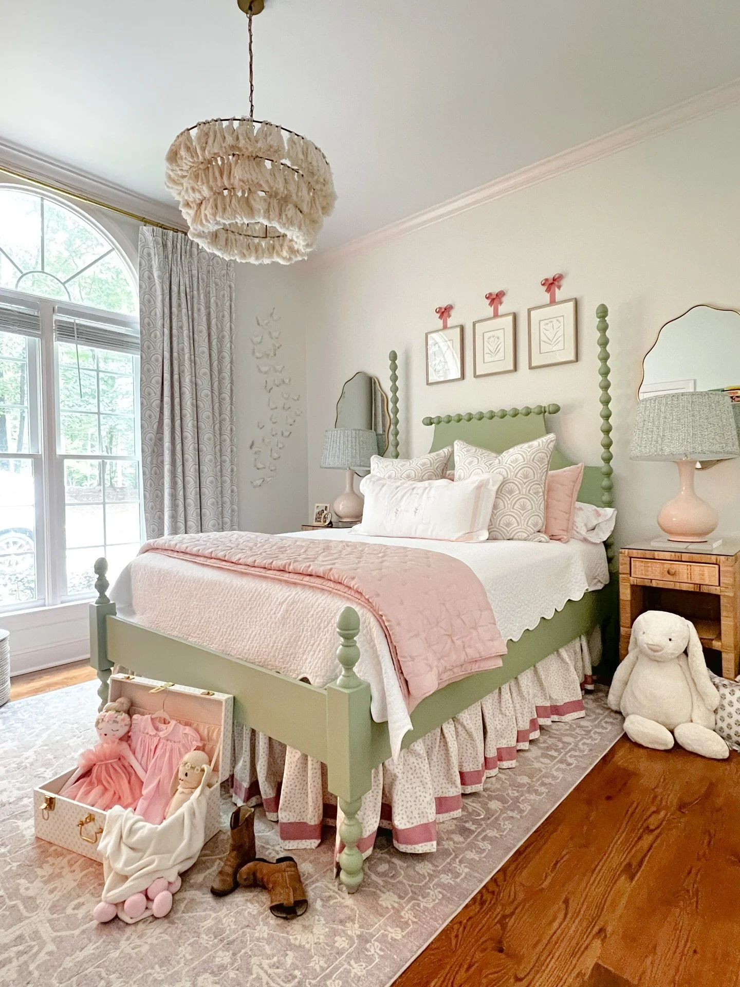 This is what big-girl-room dreams are made of! 💚 Our goal for this space was to create a room for a four-year-old girl that would grow with her, feeling just as special at fifteen as it does today.

With 10-foot ceilings, we leaned into taller furni