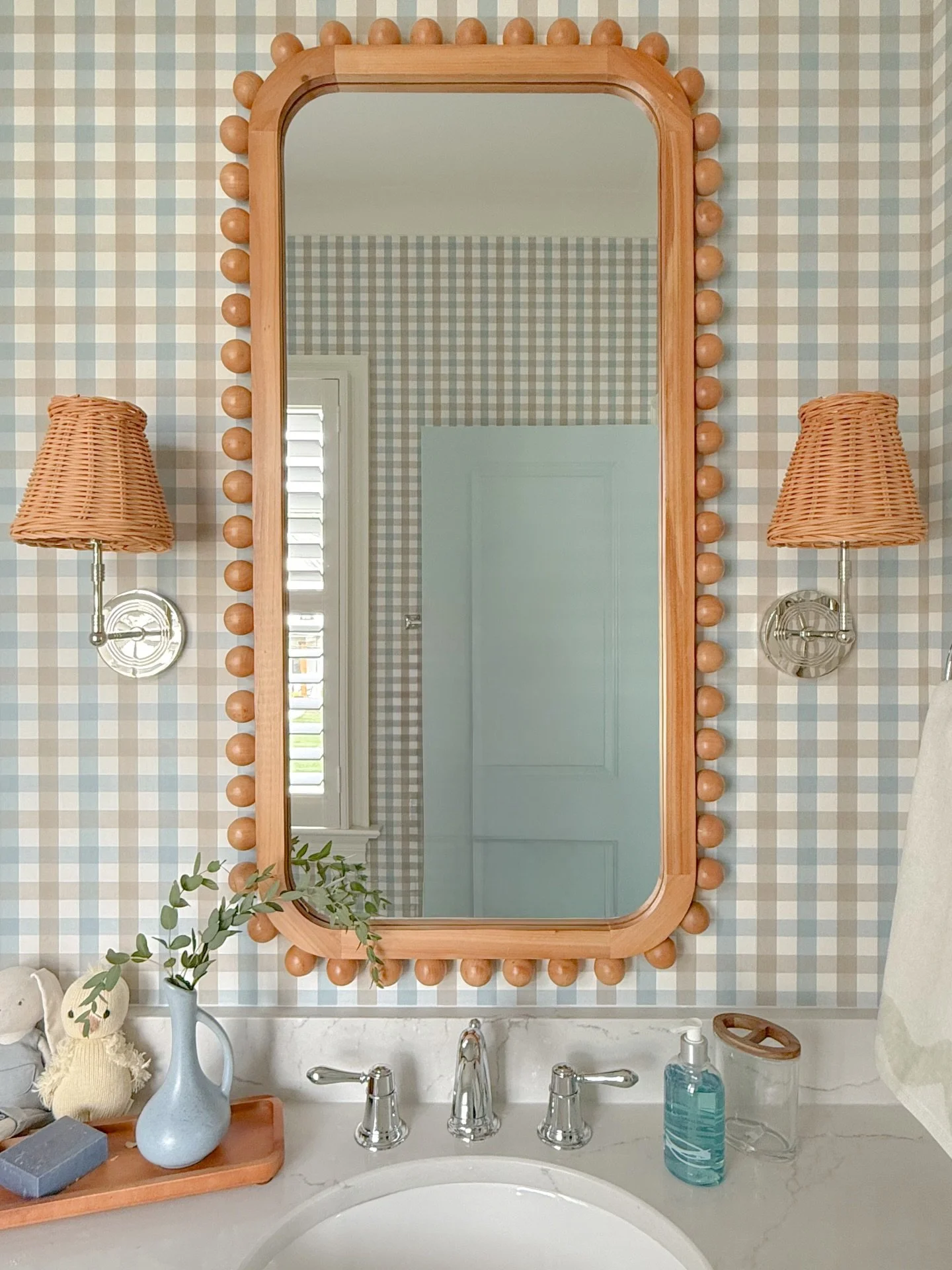 The first time I posted this photo it got 1.4mil views. Can we do it again?! 

The best part of this is that my friend @paige.giguere took this pic and used the fancy new iPhone feature to crop herself out. You&rsquo;d never know, right?!

Baby boy #