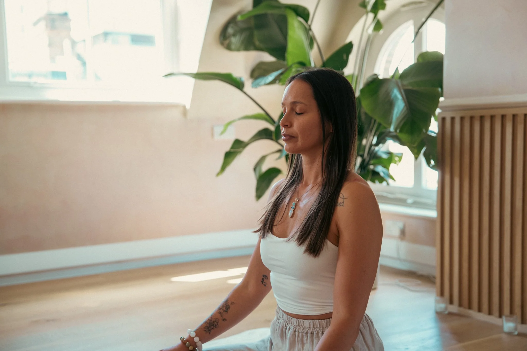 Suia in healing practice in Woking Surrey