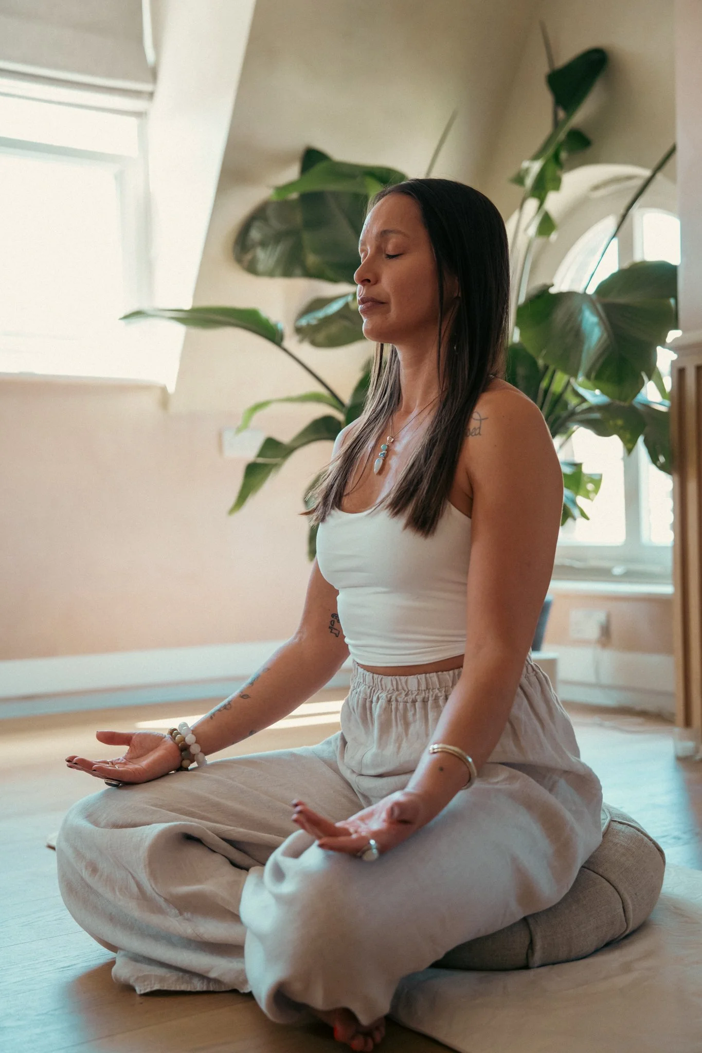 Suia in healing practice in Woking Surrey