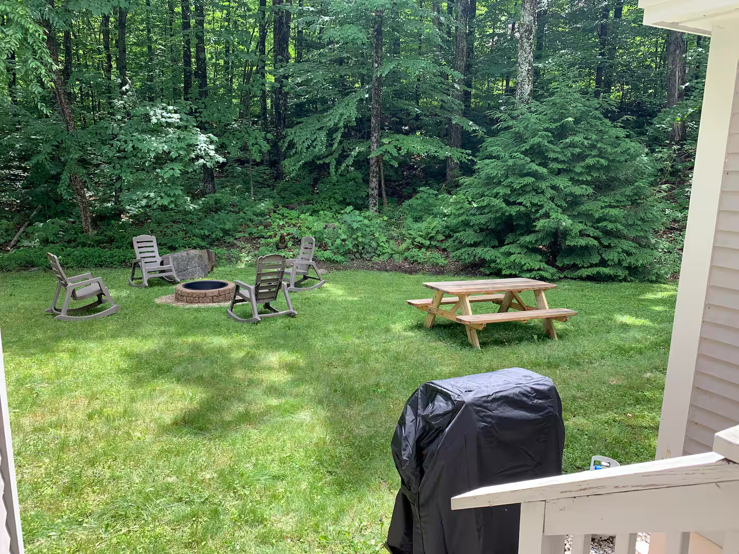 Backyard Firepit & Seating

Gas grill and picnic table in the backyard make outdoor meals effortless, whether you're grilling dinner or enjoying takeout from nearby Killington restaurants.

Gather around the fire pit with Adirondack chairs for s'more