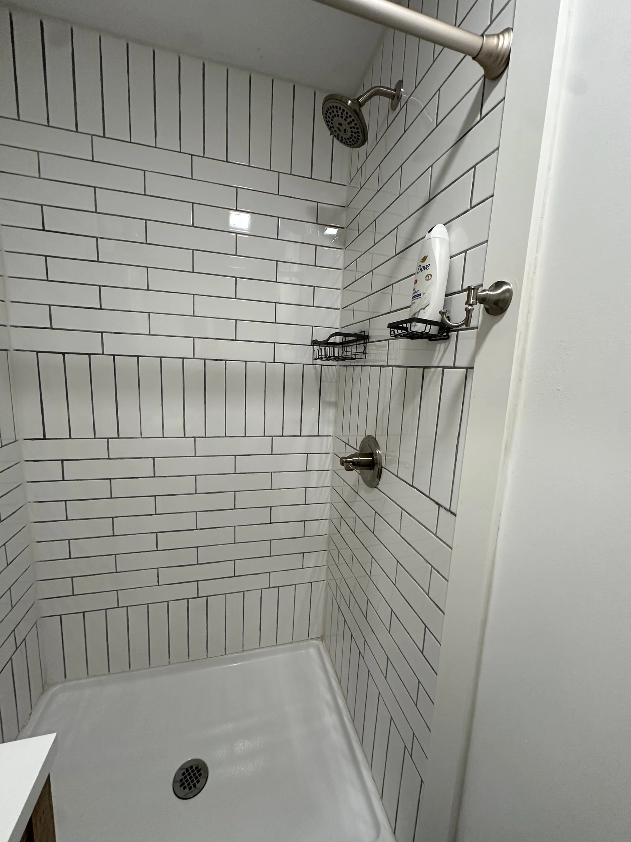 Bedroom 4 – Main Floor Guest Room
Queen bed | Main floor | Private en-suite bathroom (newly remodeled)