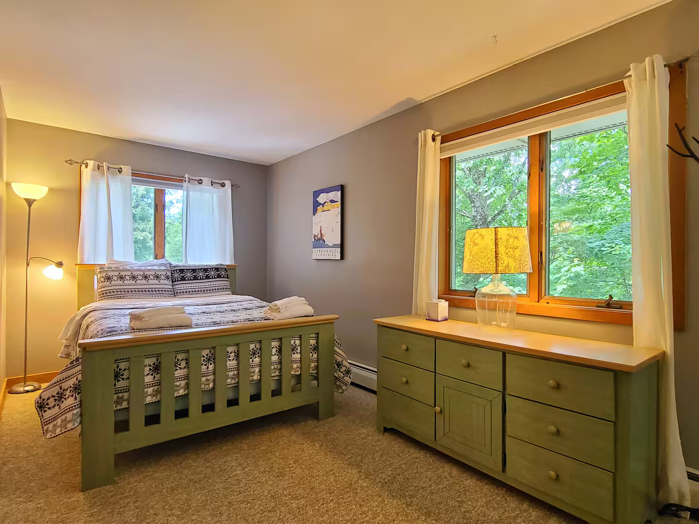 Bedroom 2 - 2 Queen beds | Upper level | Shared Jack-and-Jill bathroom

Spacious room perfect for two couples or a family of four, sharing the Jack-and-Jill bathroom with the primary suite.