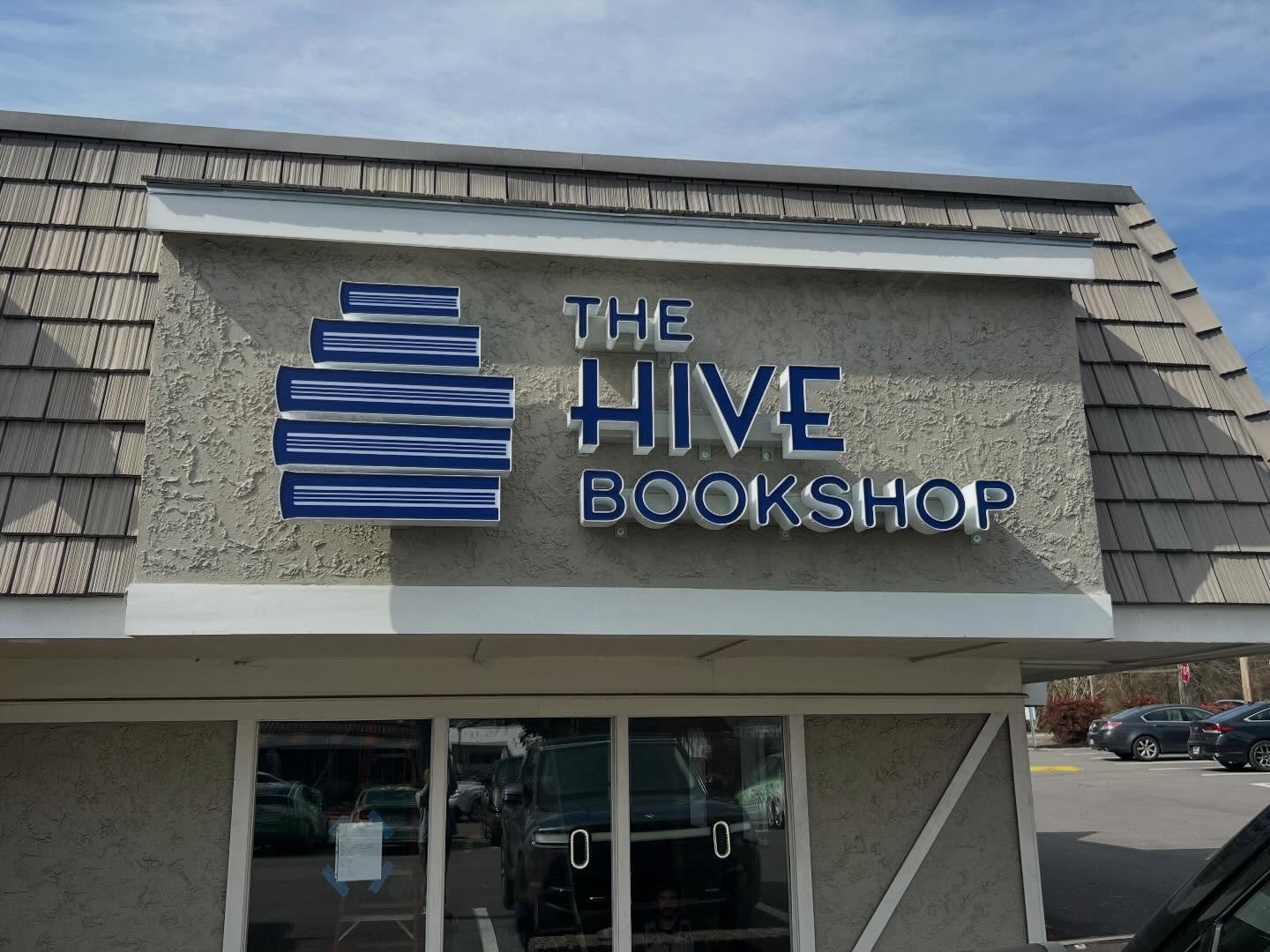 Y&rsquo;ALL! As a transplant to the South, I use &ldquo;y&rsquo;all&rdquo; sparingly but this is so worthy. The Hive&rsquo;s sign was installed today and it&rsquo;s perfection. Drive by our location at 5201 Kingston Pike and revel in its beauty. And 