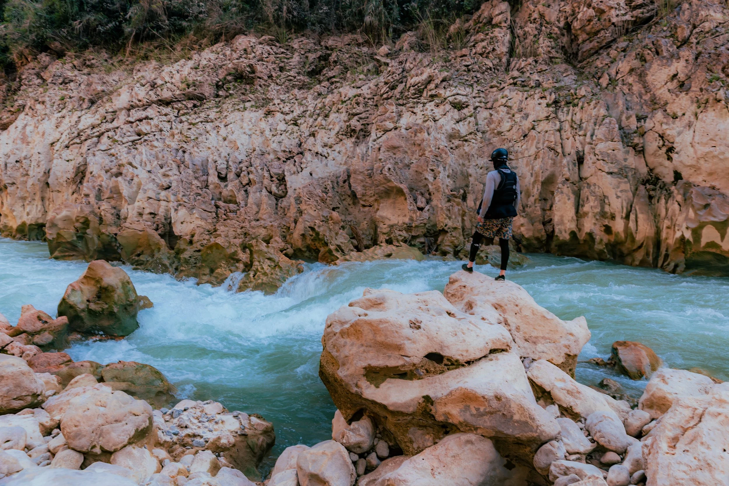 Riverfamily Huasteca Potosina kayak aguas bravas turismo aventura Mexico magico turismo naturaleza logística agencia de viajes rio tampaon micos cascadas whitewater kayaking rafting paddling pack rafting logistics waterfall jumping