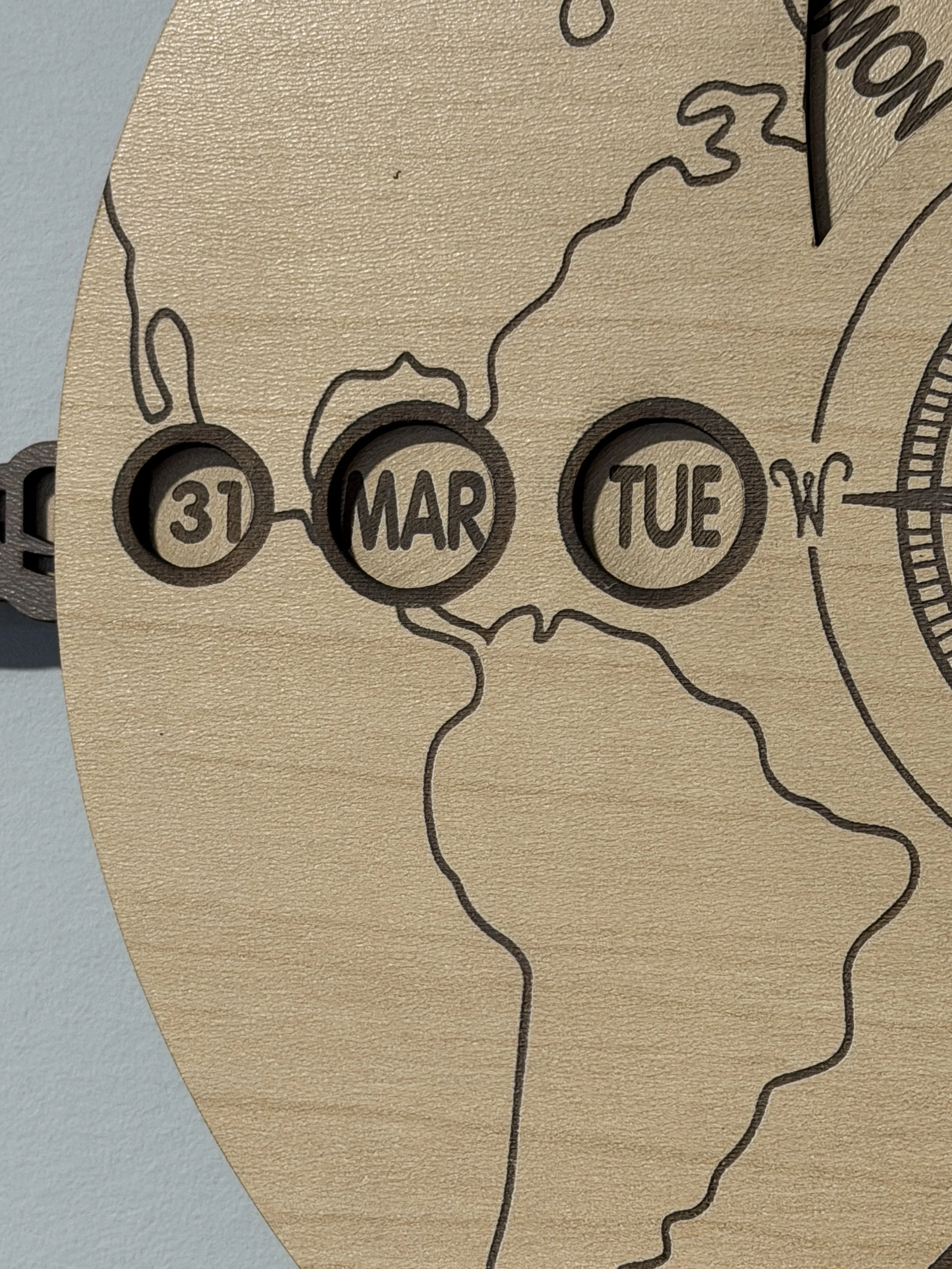 Perpetual Calendar Ship Wheel - dates.JPG