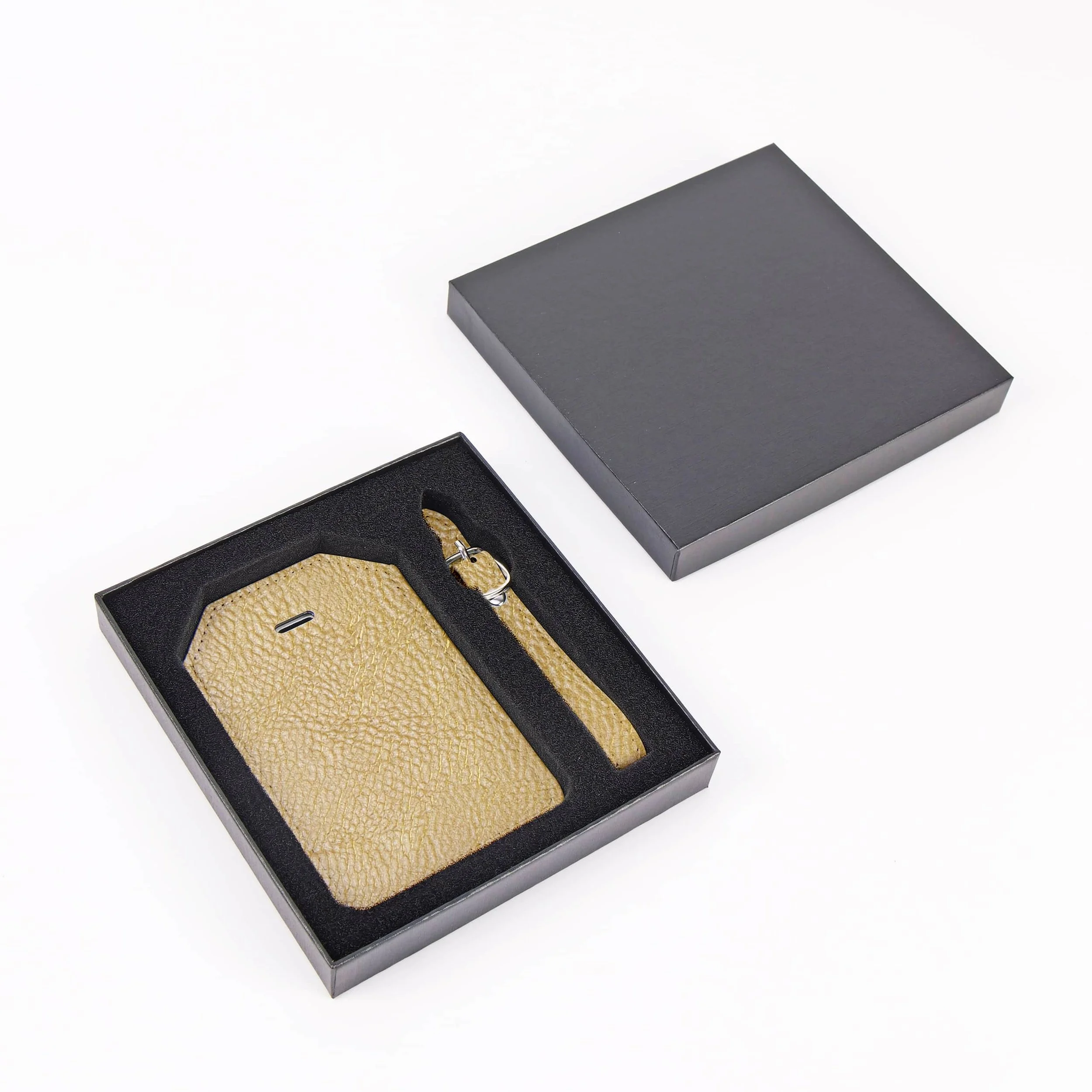 Laserette-Luggage-Tag-gold_1d283e51-ec1f-4f2d-aa9b-308214919cf9-68.jpg