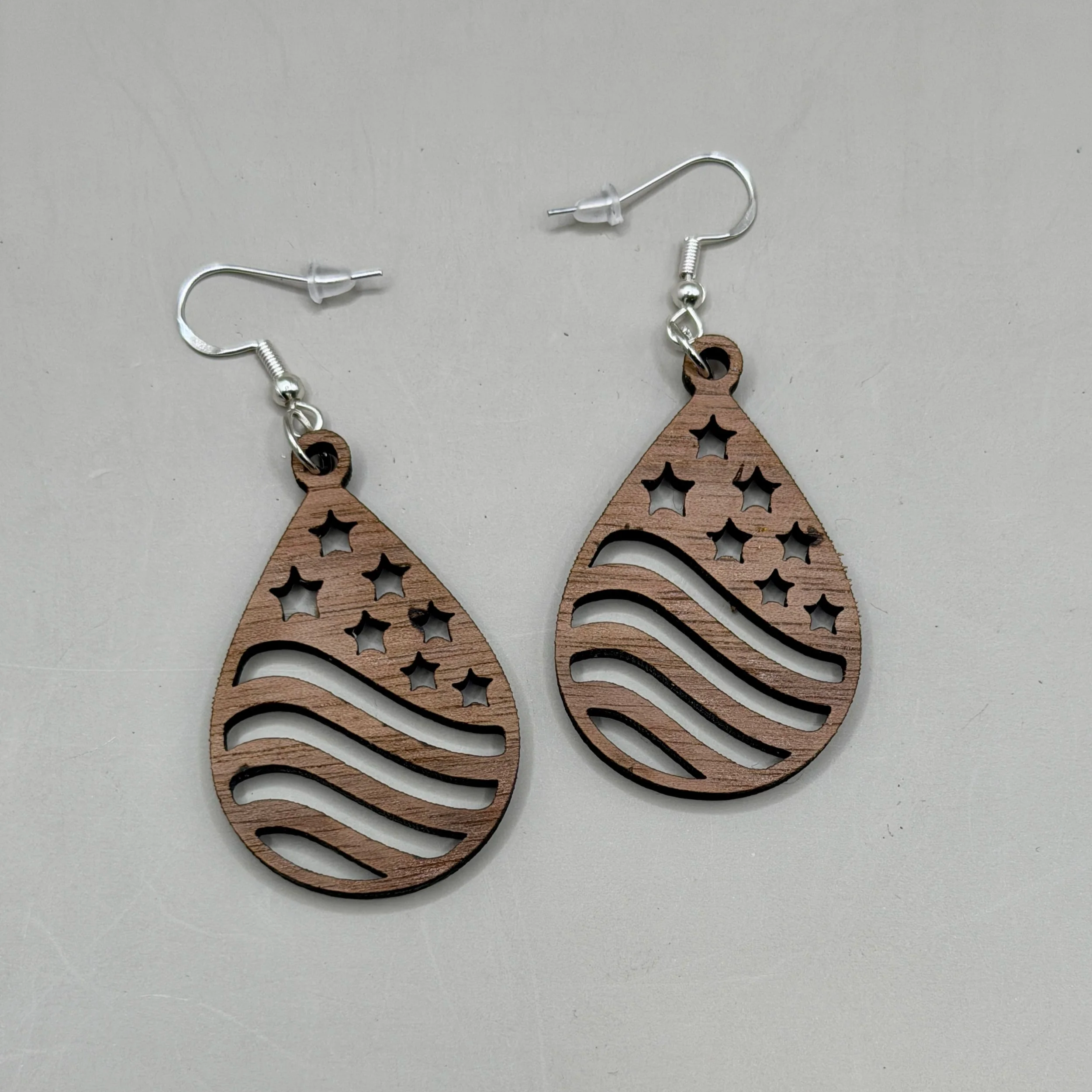 Walnut+Patriotic+flag+teardrop+Earrings.png