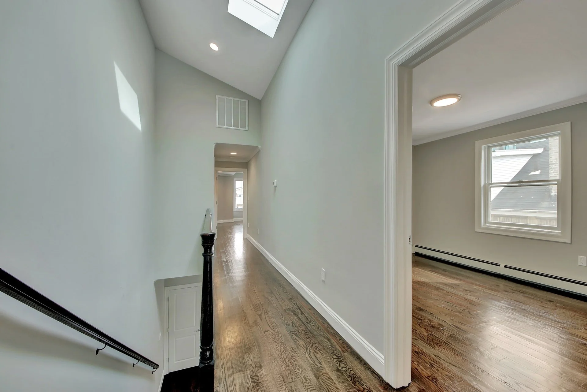 UPSTAIRS HALLWAY.jpg