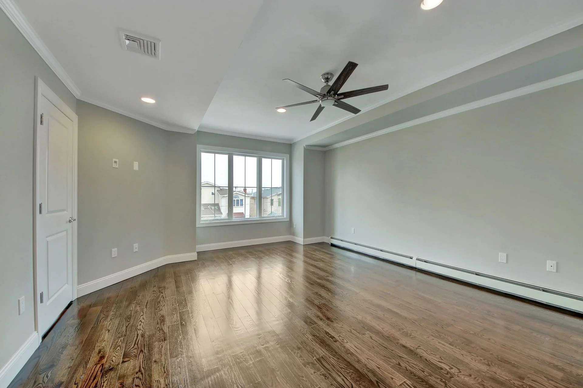 MASTER BEDROOM.jpg