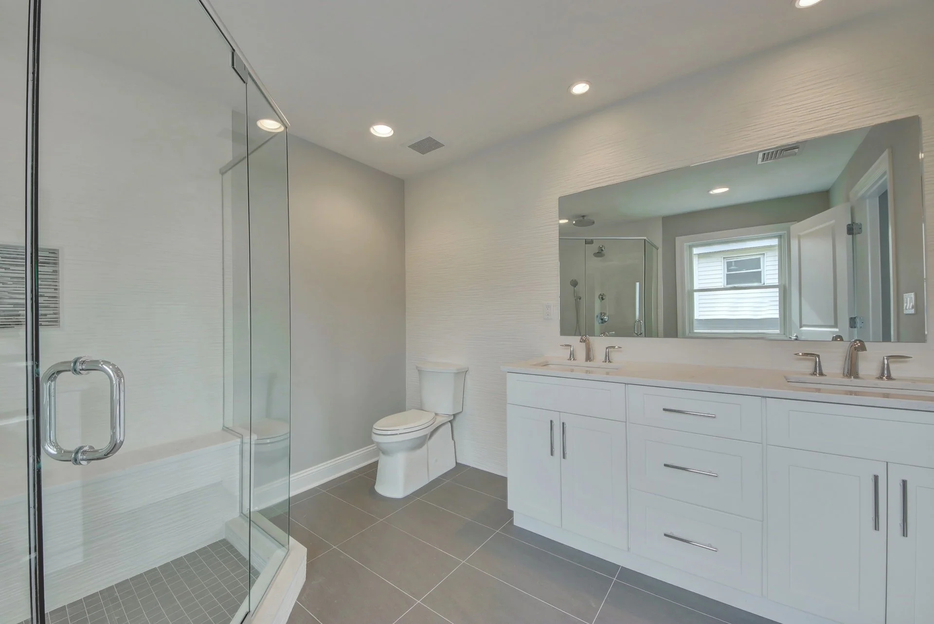 MASTER BATHROOM 2.jpg