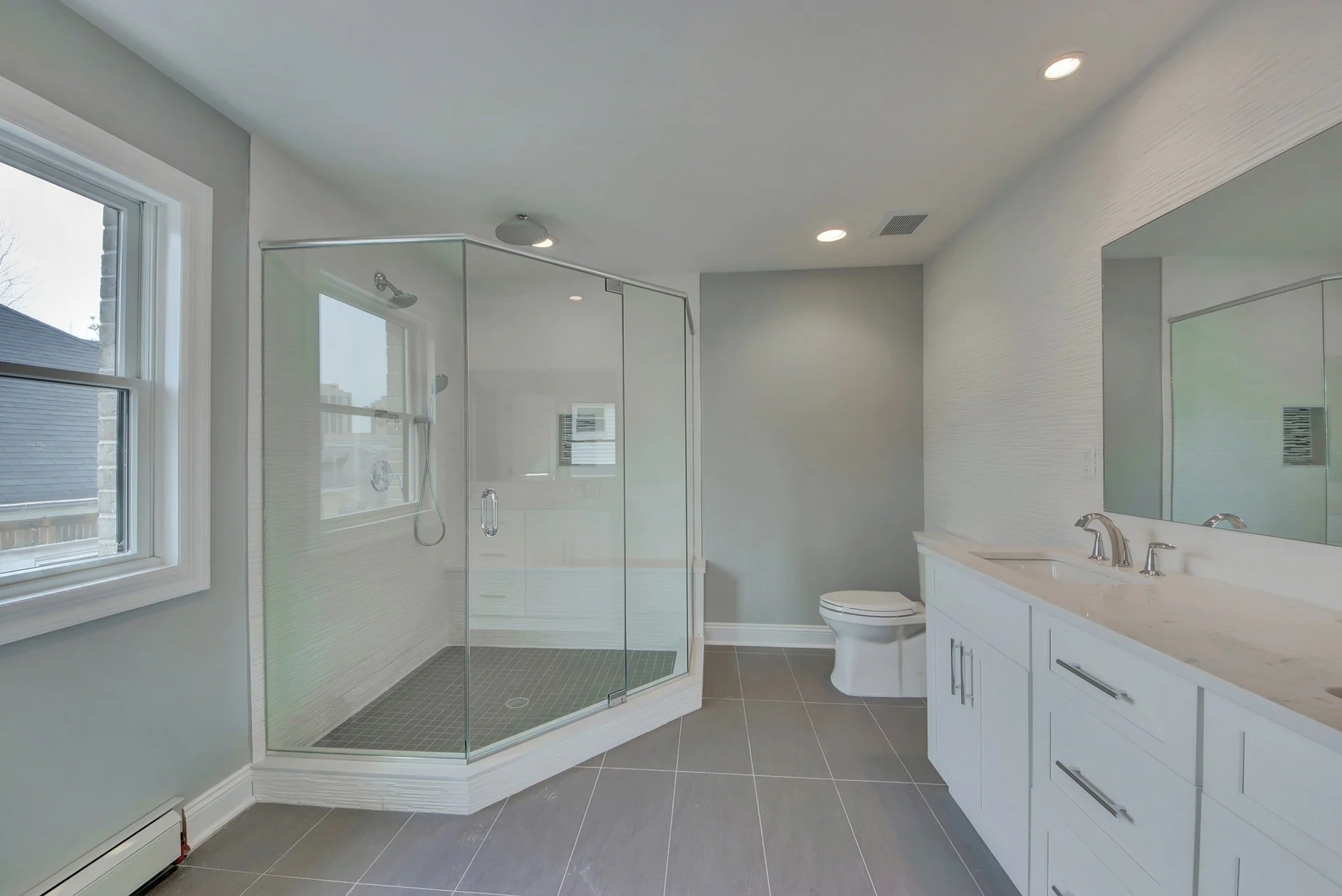MASTER BATHROOM.jpg