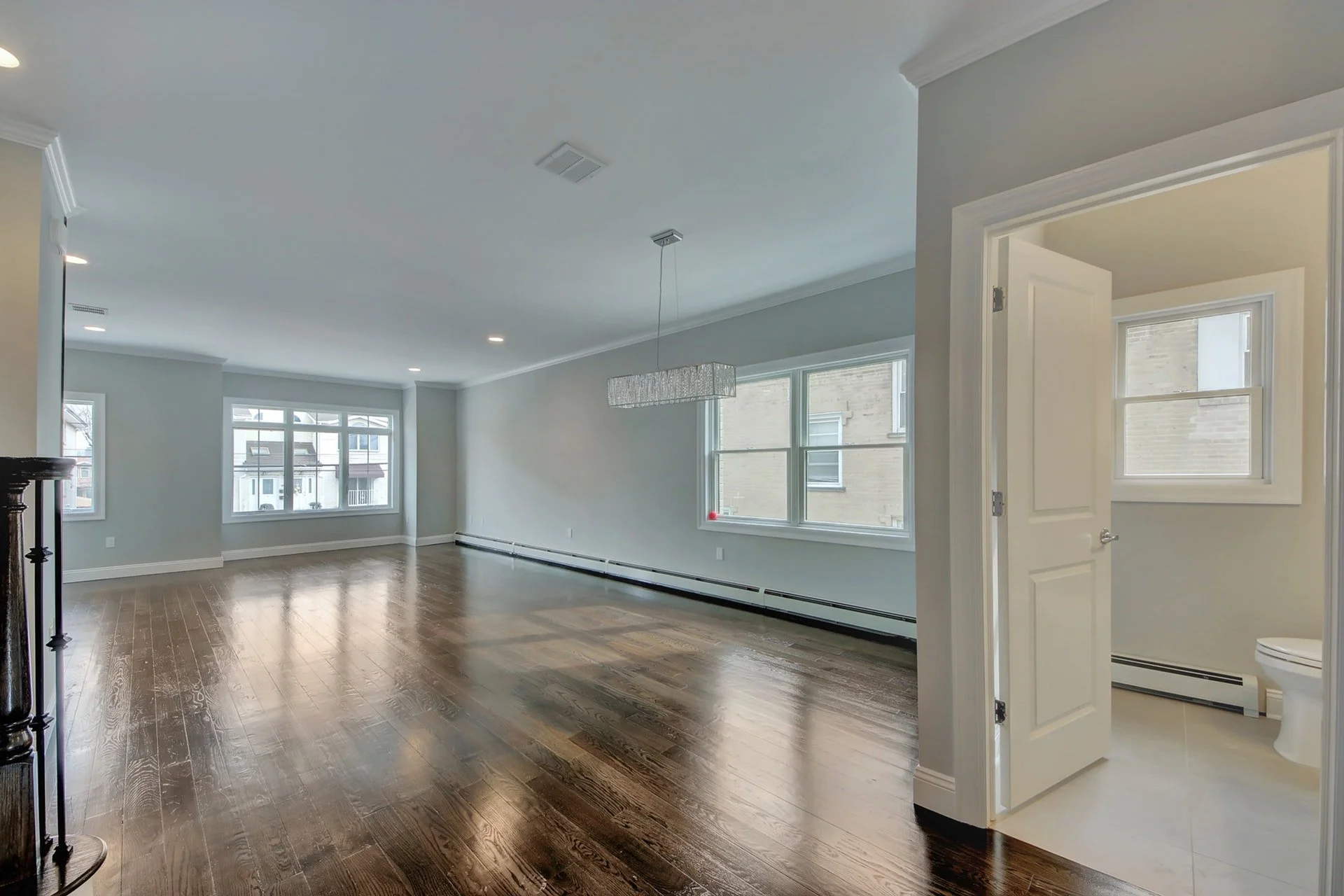 LIVING ROOM.jpg