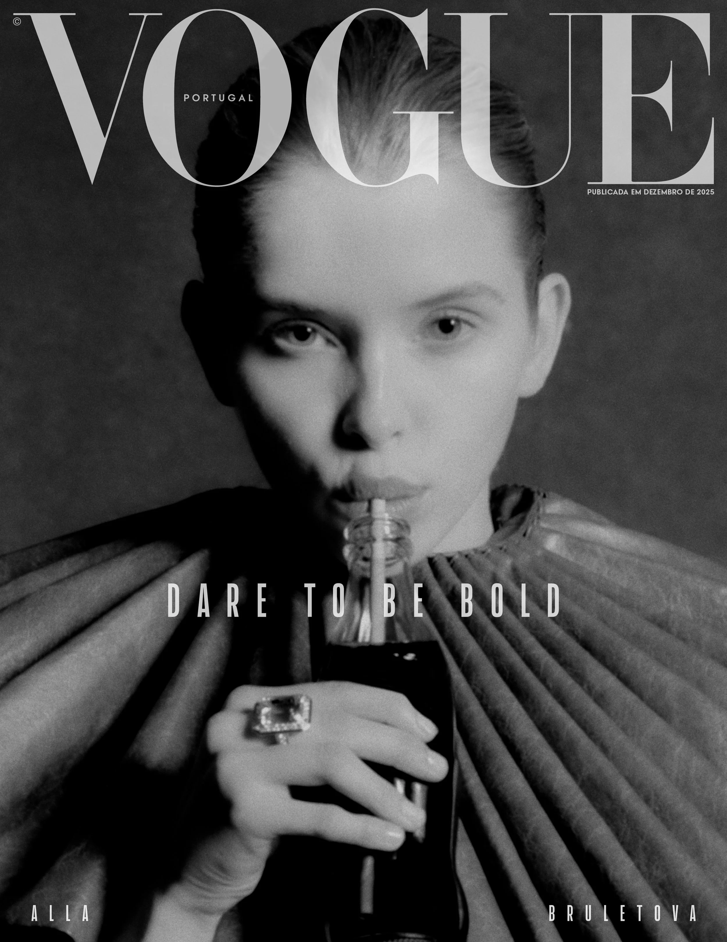 VOGUE PORTUGAL - Dec 25 Cover Story