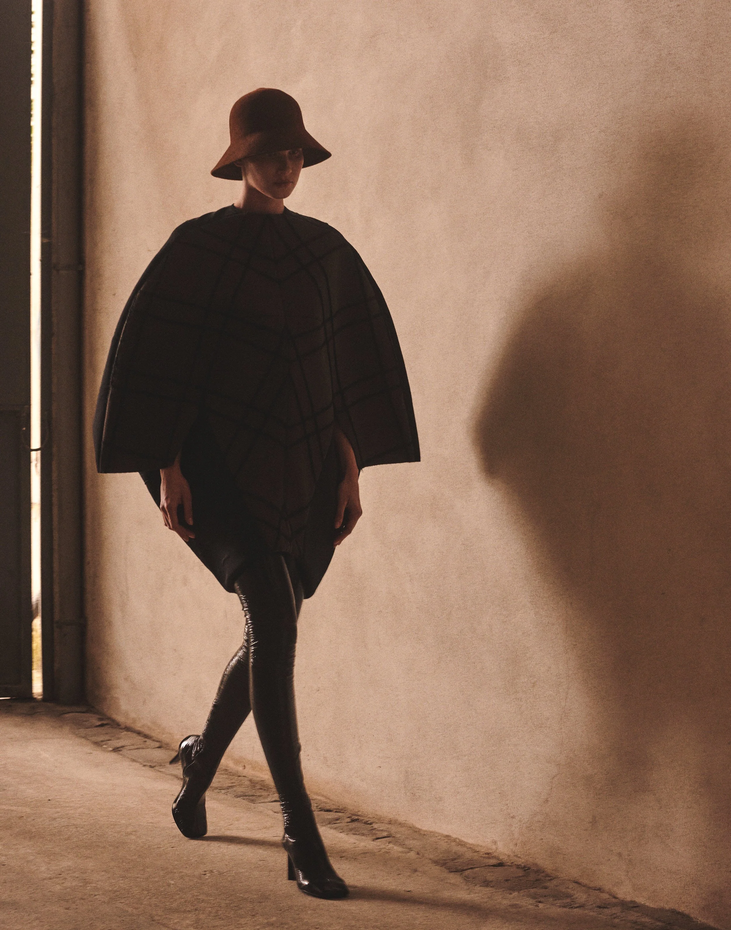 96-121 Collections Vogue Adria 016bb5.jpg