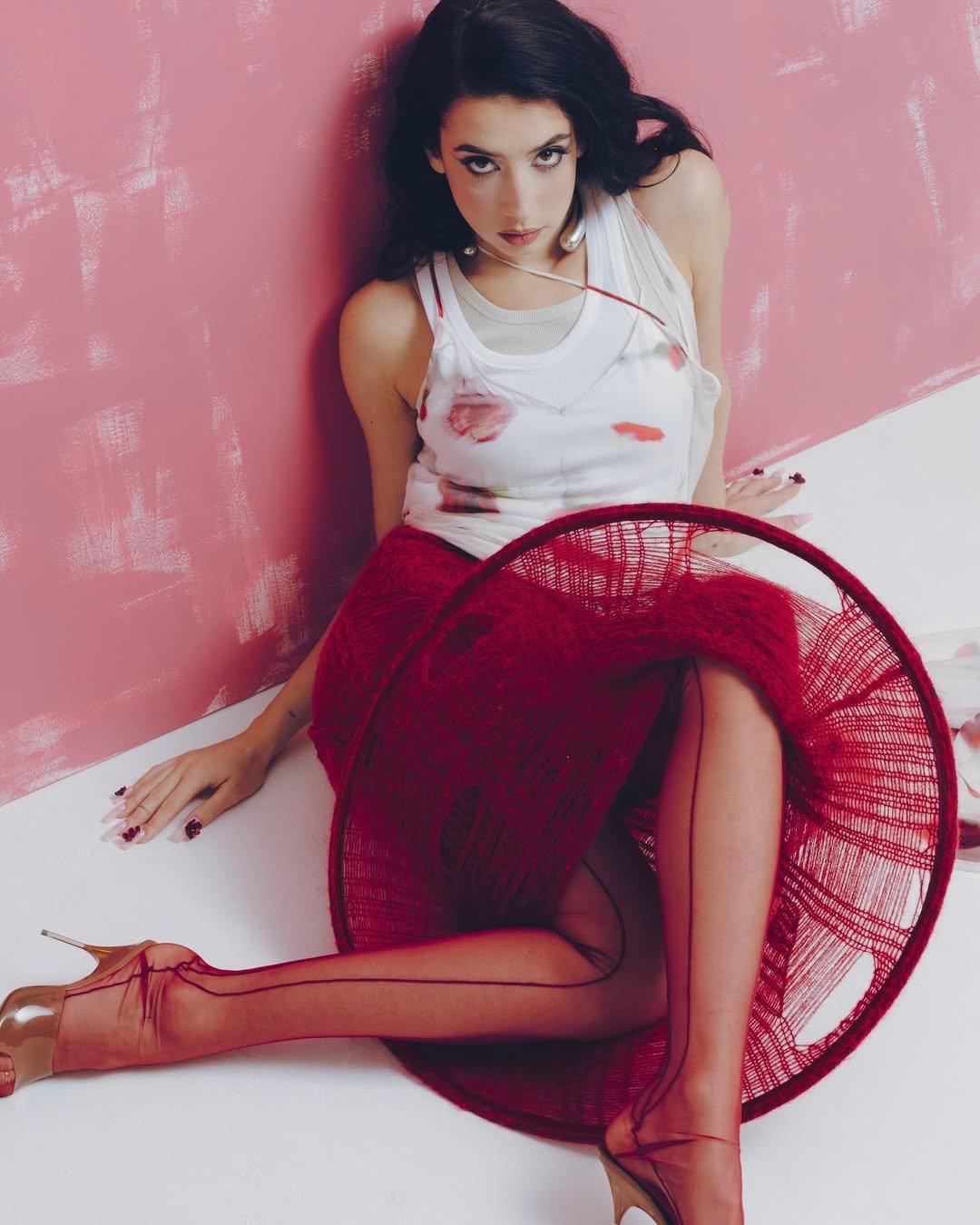 Pour le cinquième numéro de @viewsfrance avec @naika 🌸🤍Photographe - @paulinerome_Direction ar.jpg