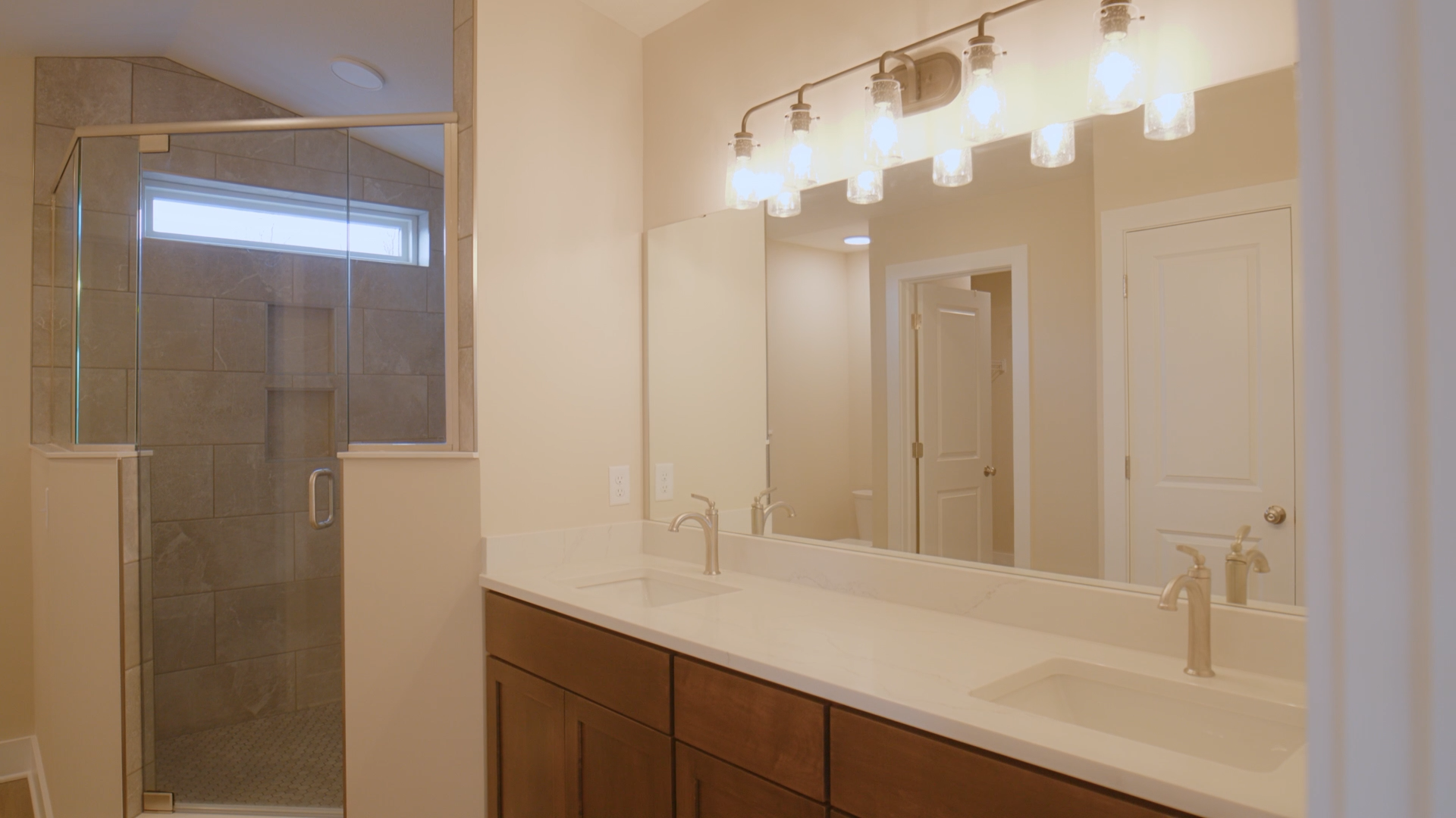 His & Her's Bathroom 