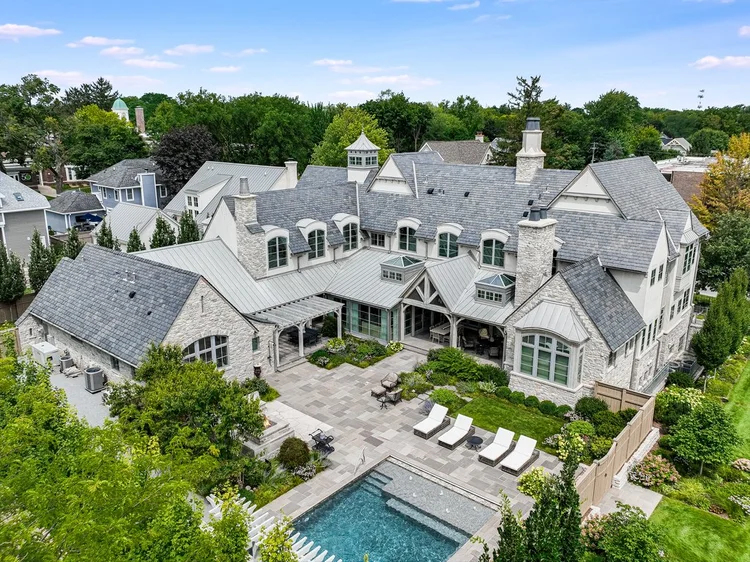 222 W Van Buren, Naperville