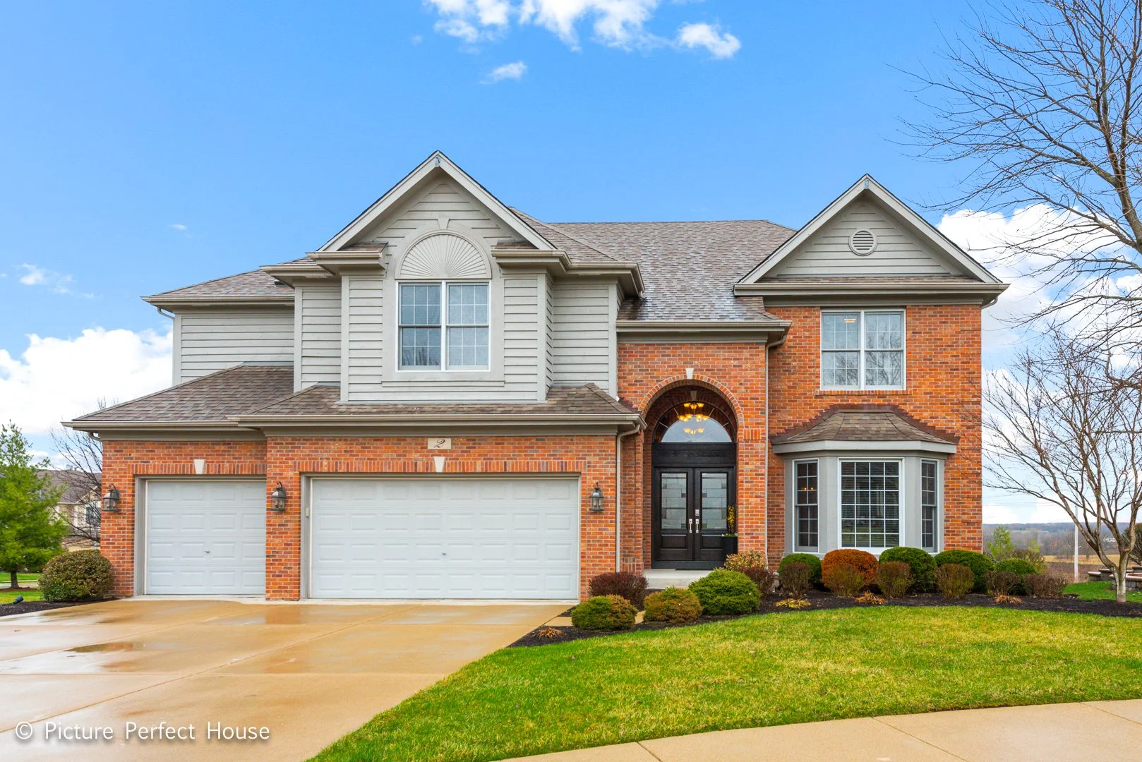 2 Helens Way - MLS-2.jpg