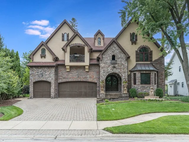 720 Willow Rd, Naperville