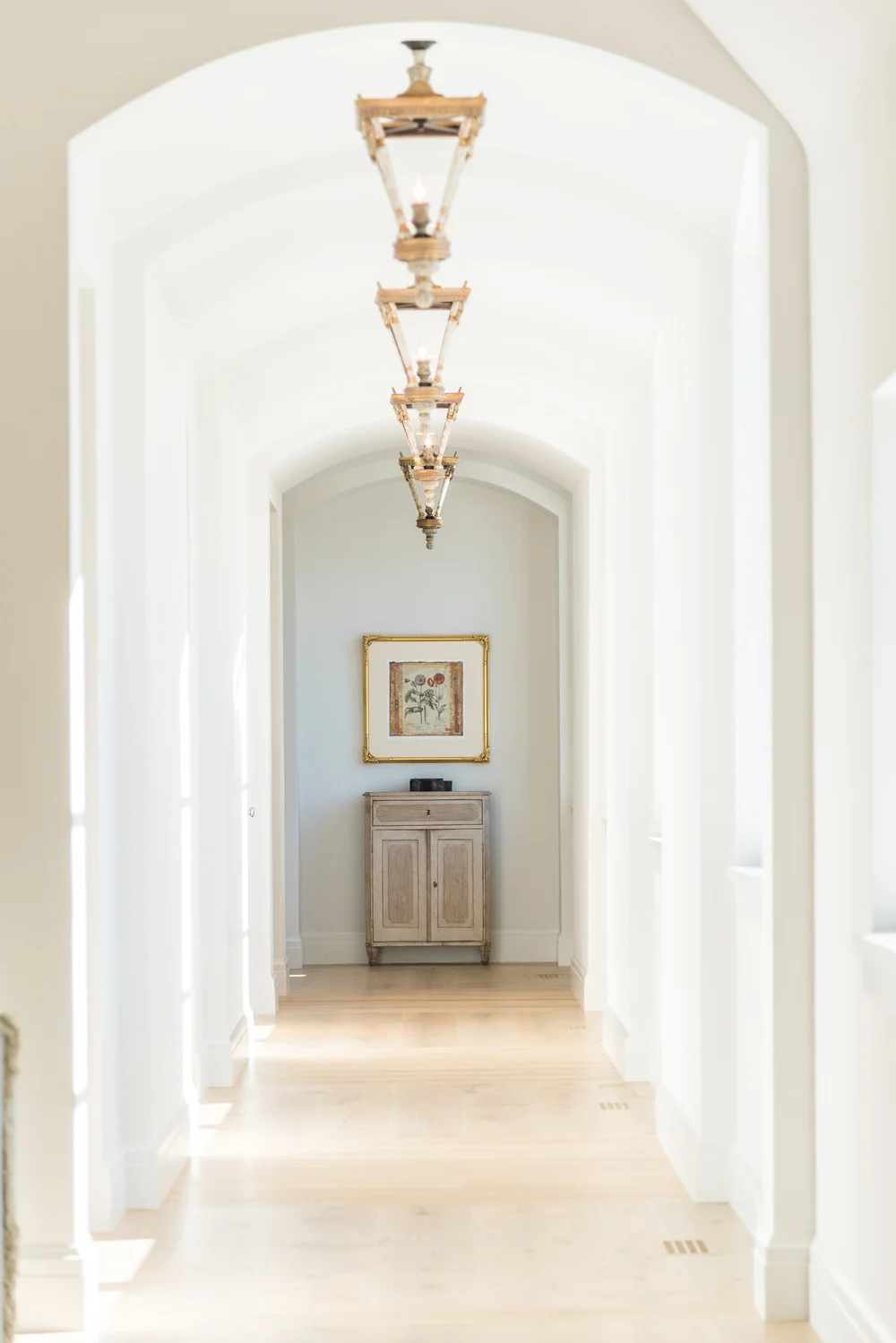 Light-filled luxury interior in Naperville