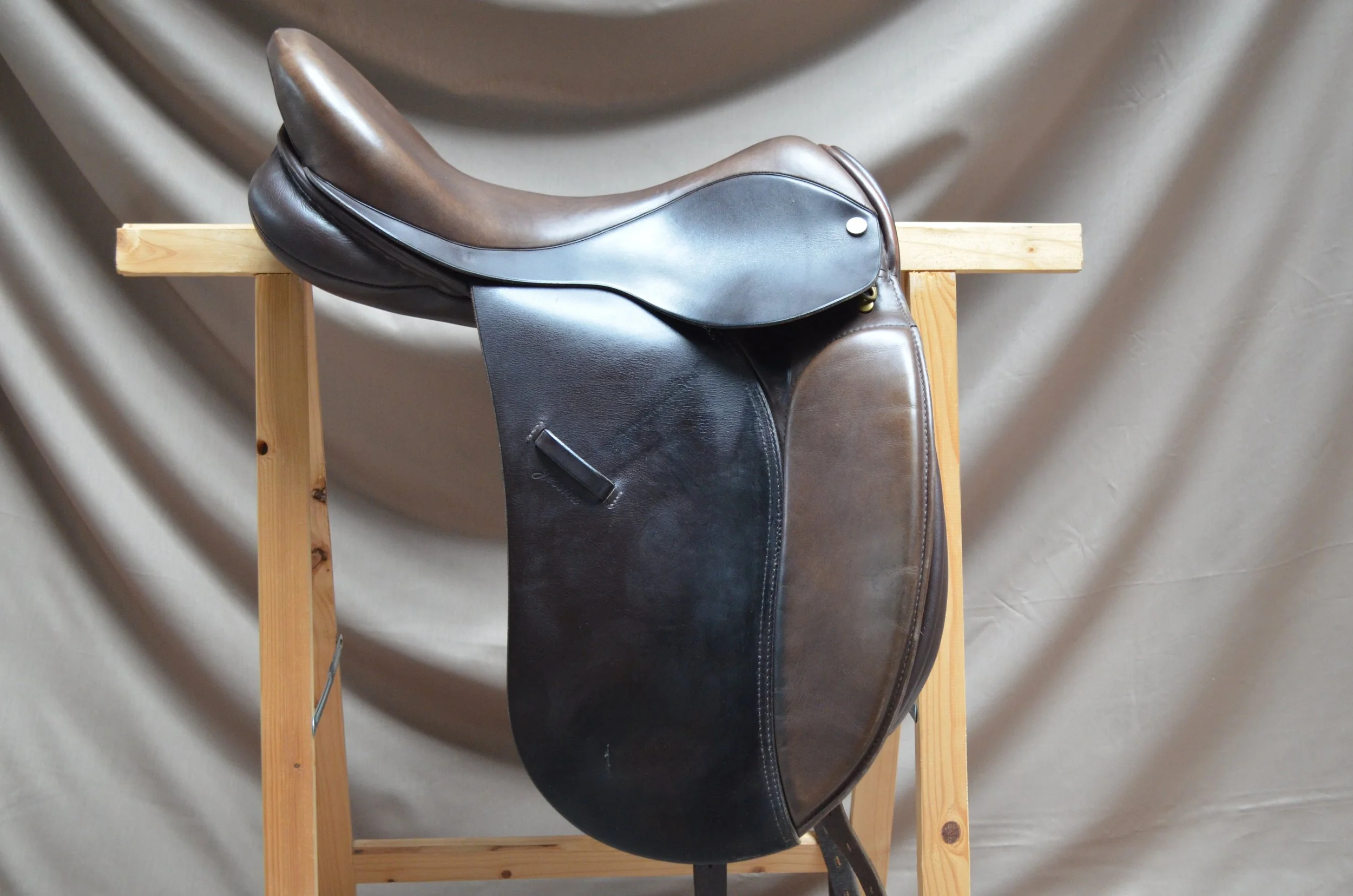 Ideal Jessica siodło ujeżdżeniowe 18" NM