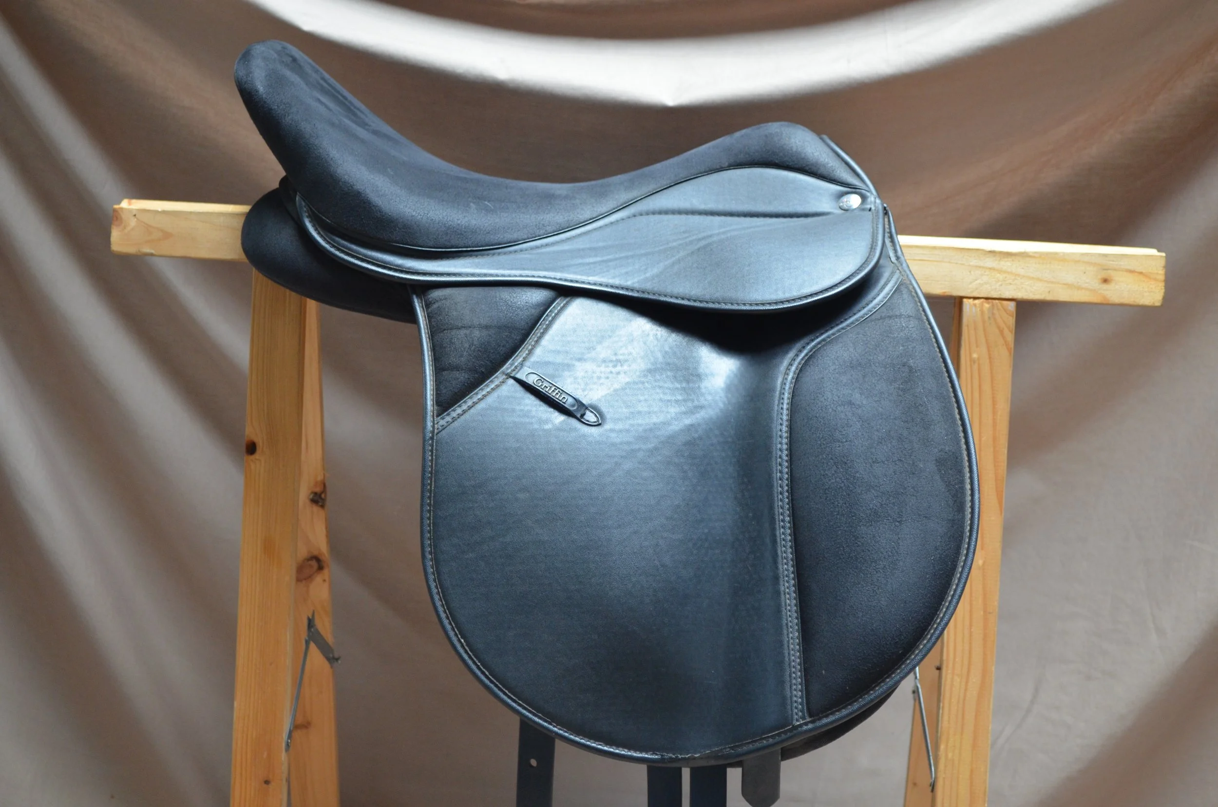 Thorowgood Griffin COB siodło wszechstronne 17" XW