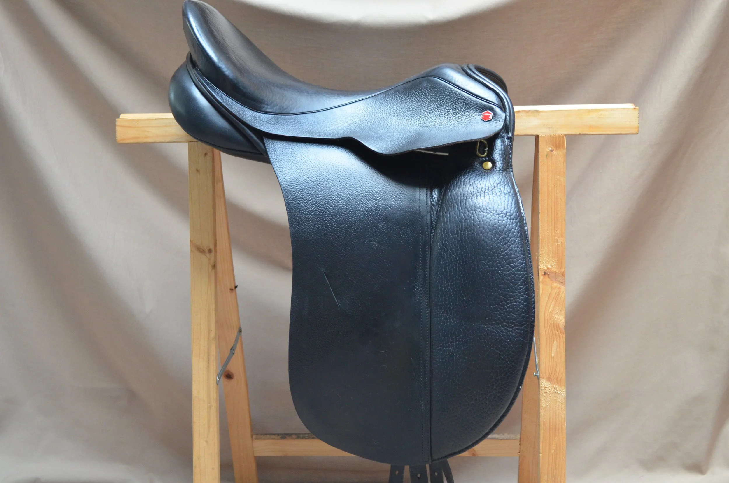 Albion Style siodło ujeżdżeniowe 17,5" M