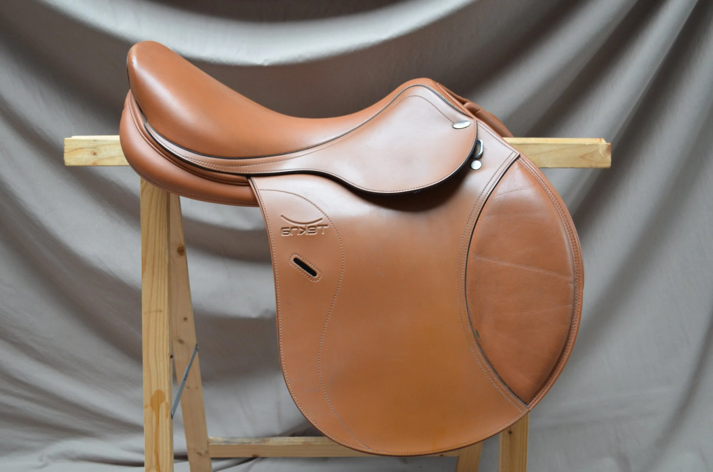 Tekna siodło skokowe 17,5 (31cm) MW