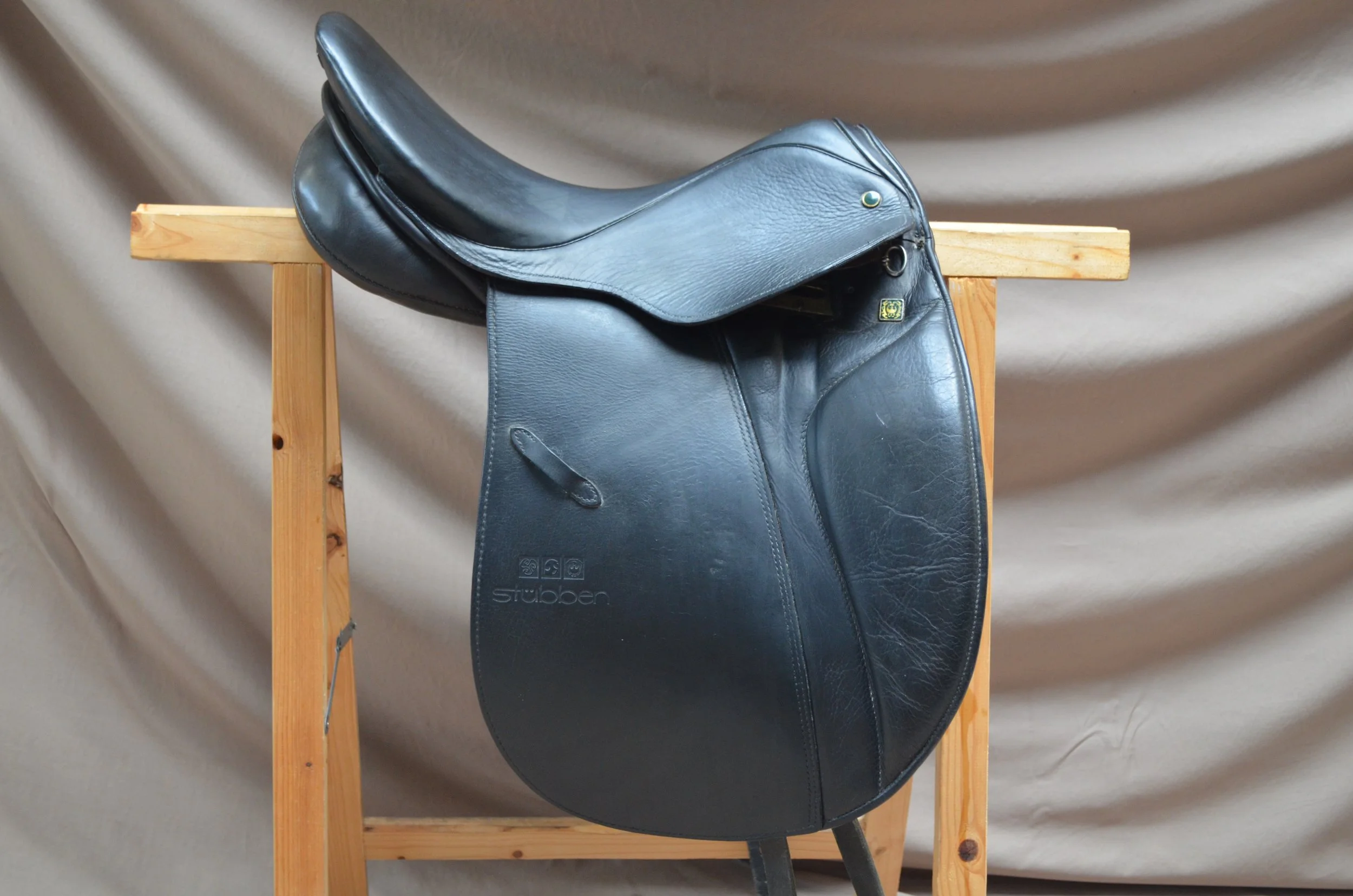 Stubben Avalon siodło ujeżdżeniowe 17" (30) M / MW