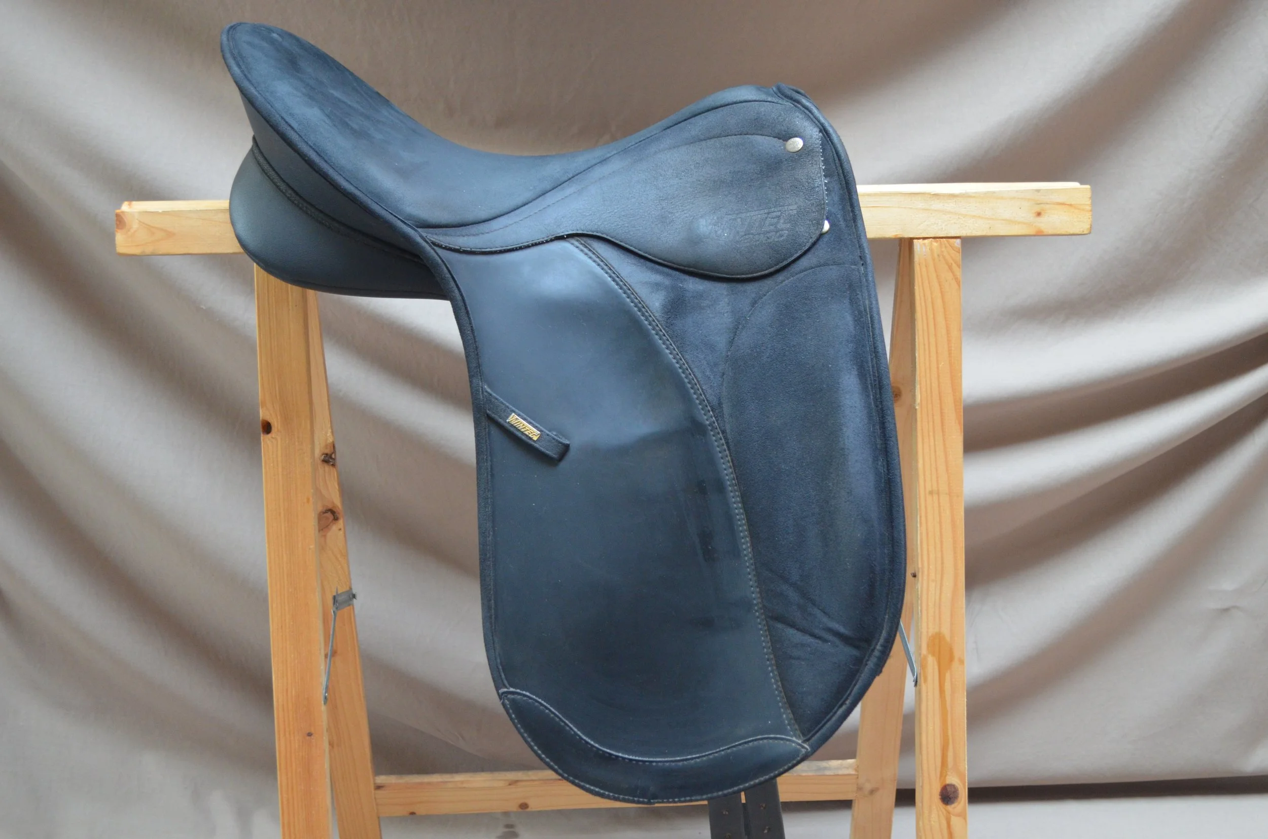 Wintec 2000 monoflap siodło ujeżdżeniowe 16,5" MW