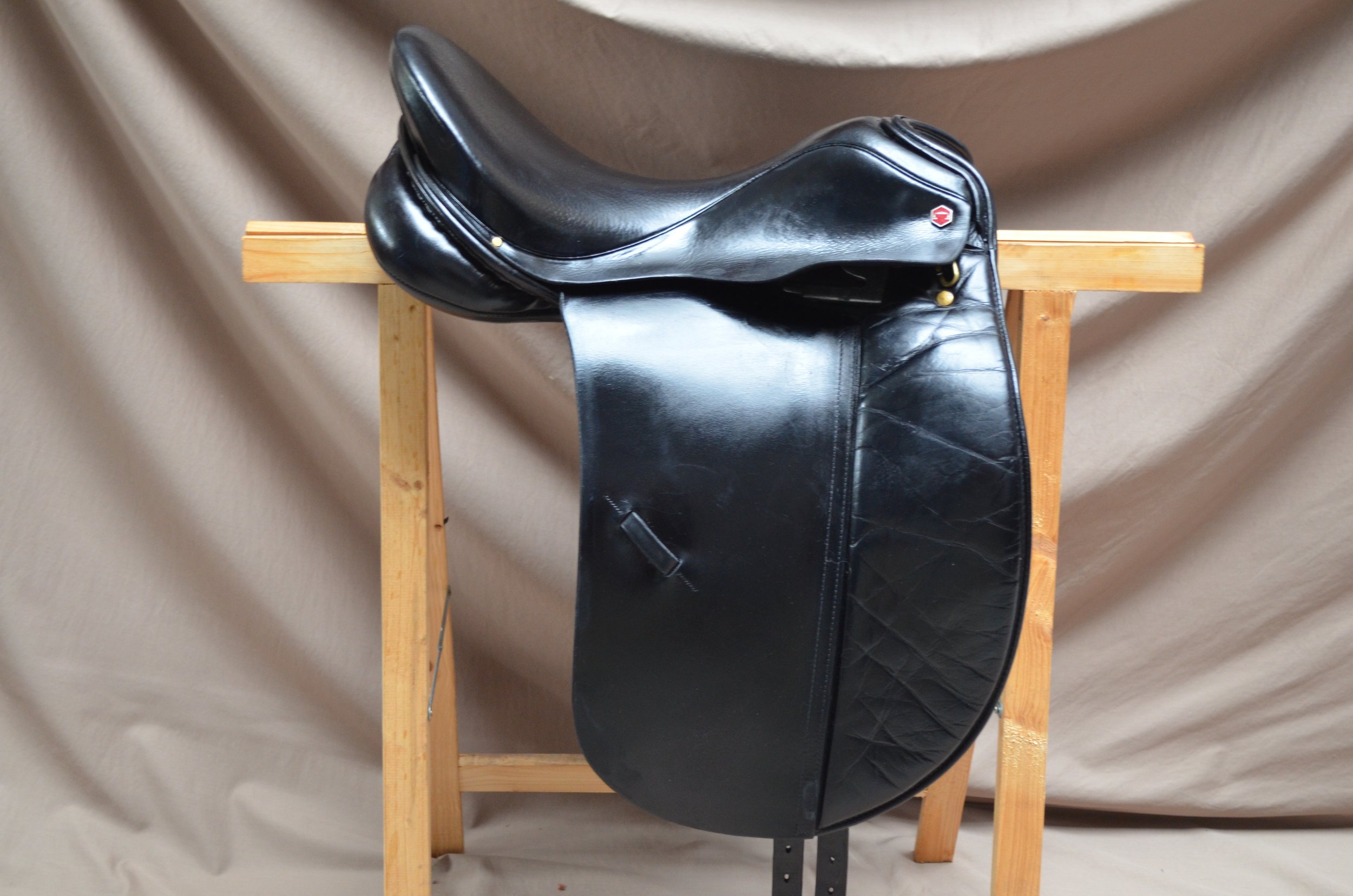 Albion Style siodło ujeżdżeniowe 17" MW