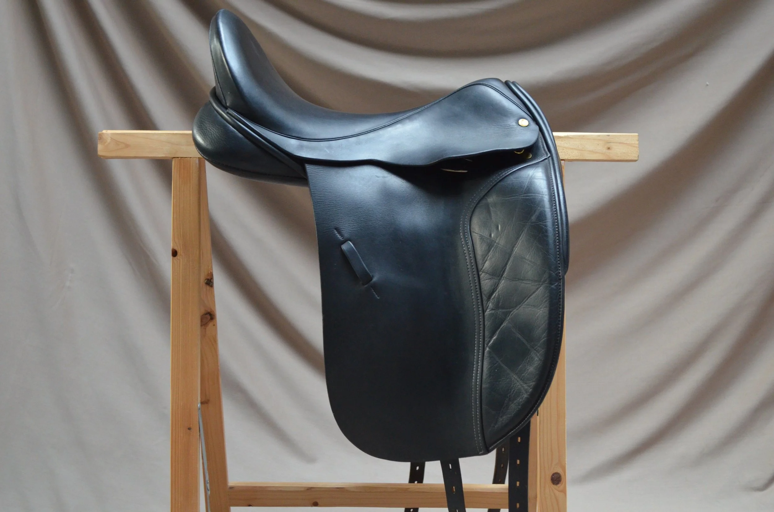 Black Country siodło ujeżdżeniowe 17,5" W