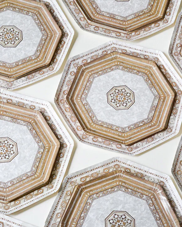 moderneid-damasq-paper-plates-dessert.webp