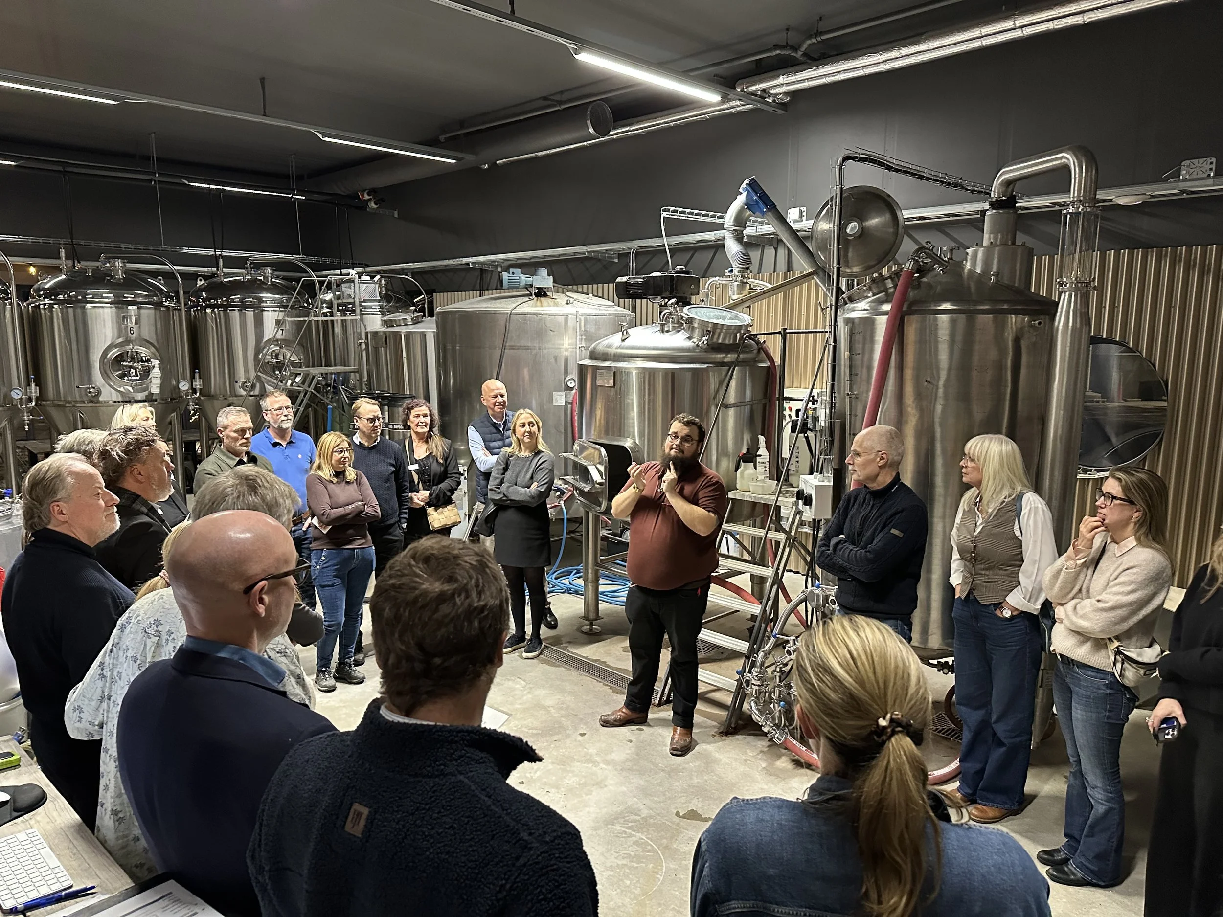 Brewery Tour Group. Bryggeri visning på bryggeriet.