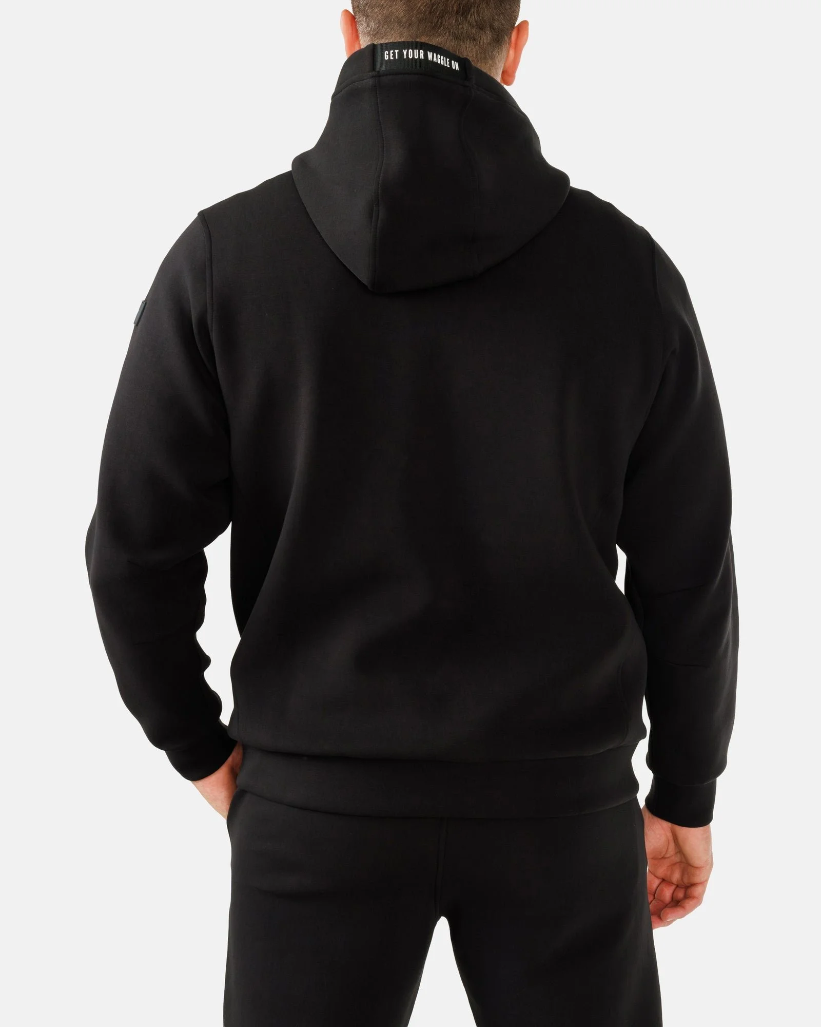 03_Onyx-CoreHoodie-Studio-2026-2.jpg