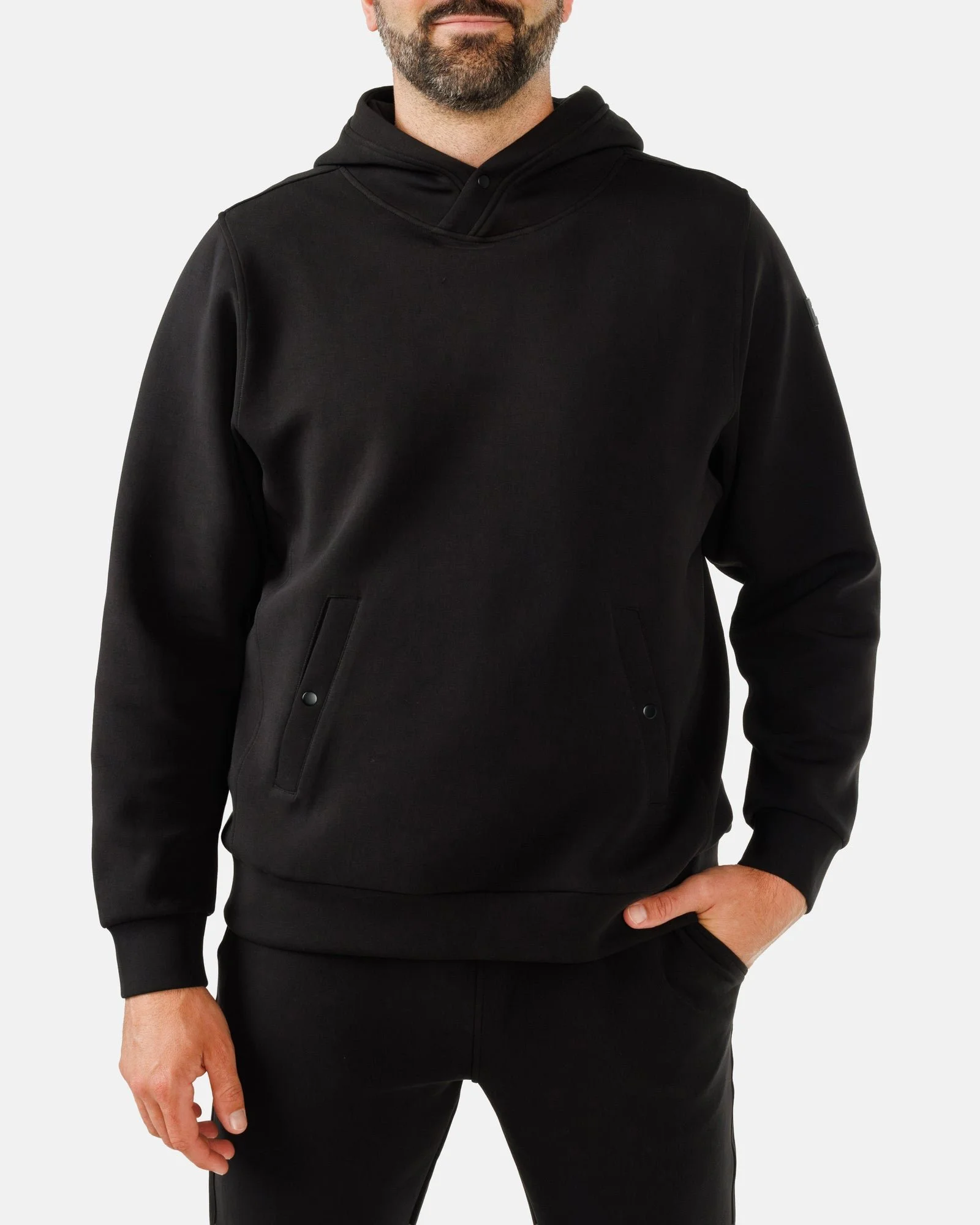 01_Onyx-CoreHoodie-Studio-2026.jpg